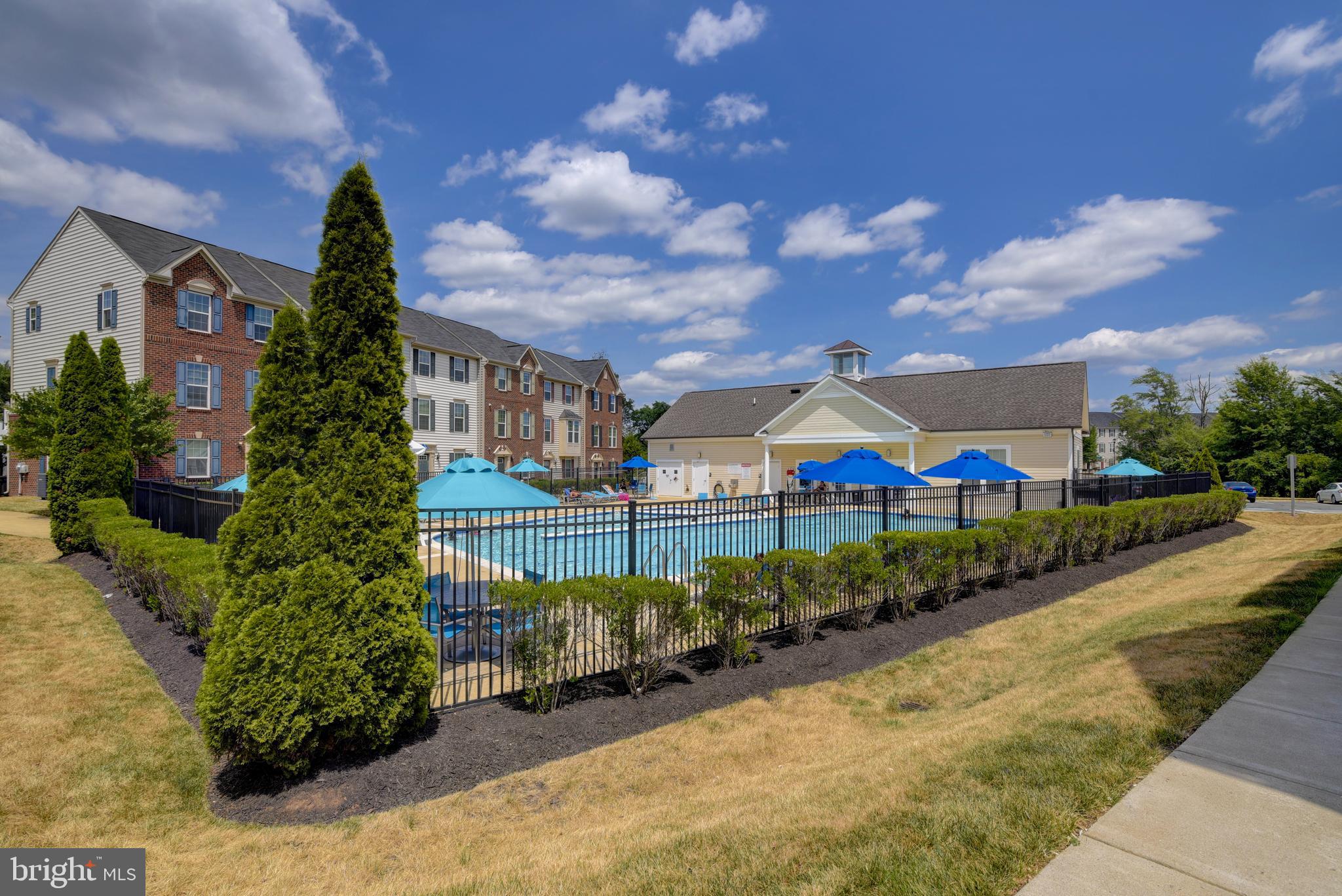 HEATHCOTE COMMONS CONDOMINIUMS - Residential Lease