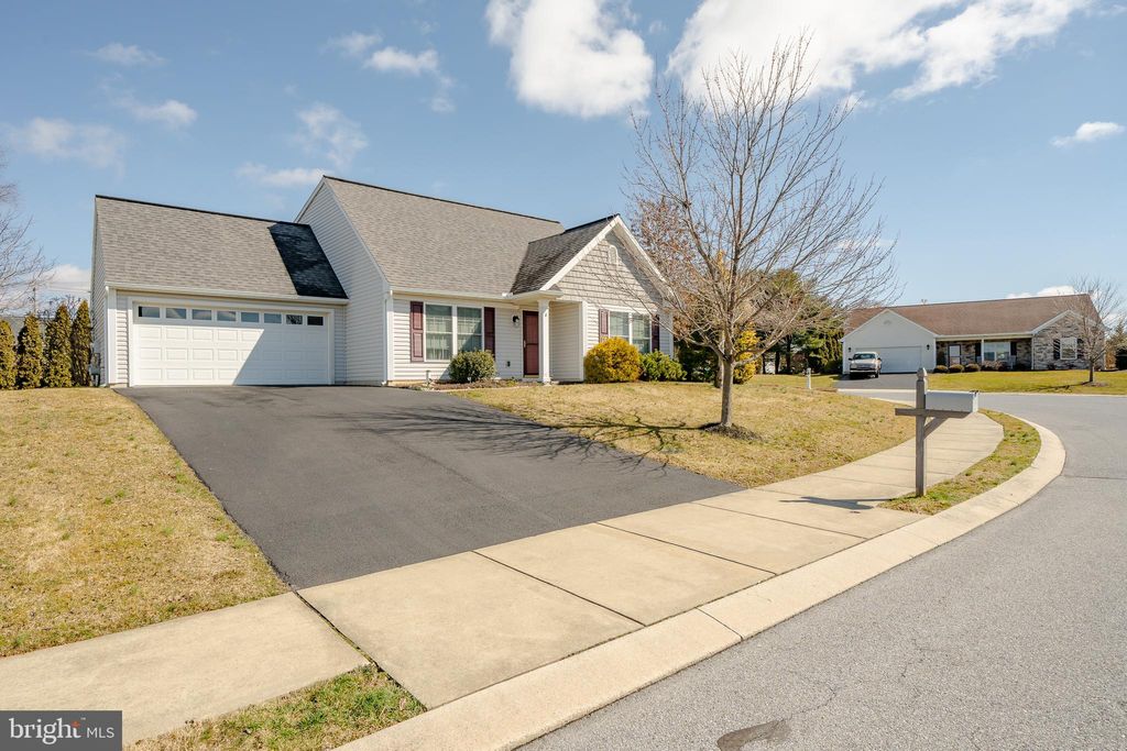 Photo of 6 Truman Drive, Ephrata, PA 17522 (MLS # PALA2047816)