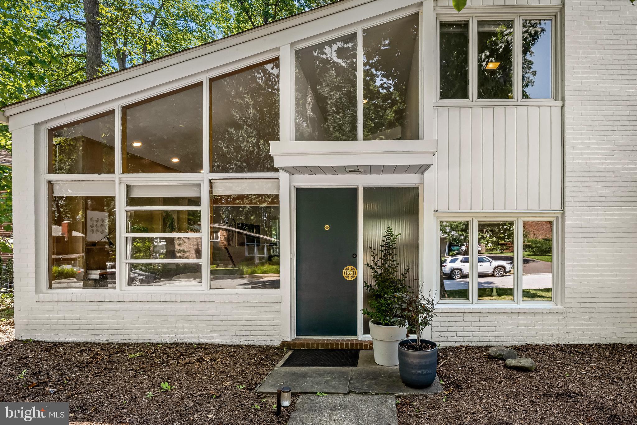 2103 NORTHCLIFF DRIVE