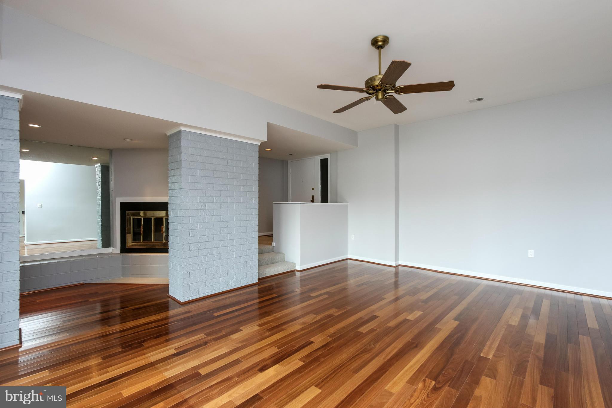 THE POINT CONDO - Residential