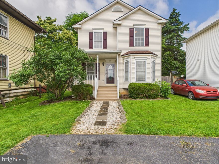 All offers due by Saturday 6/14 by 5p.

Affordable and No HOA! Check out this 3BR/2.5 Bath home in the south end of Berkeley County. Featuring a 2022 roof with transferable 50yr warranty, a 2024 water heater and the  LVP flooring was installed in 2023. The master bedroom features an en-suite bath with large WIC. Bedrooms 2 and 3 share a full bath. Downstairs, a separate dining room features original hardwood floors and a separate living room area has a half bath. The kitchen area allows room for another table and the laundry is on the main. The rear yard has a large deck, privacy is given by a 6’ wooden fence and there is even a rear shed. Schedule your tour today.