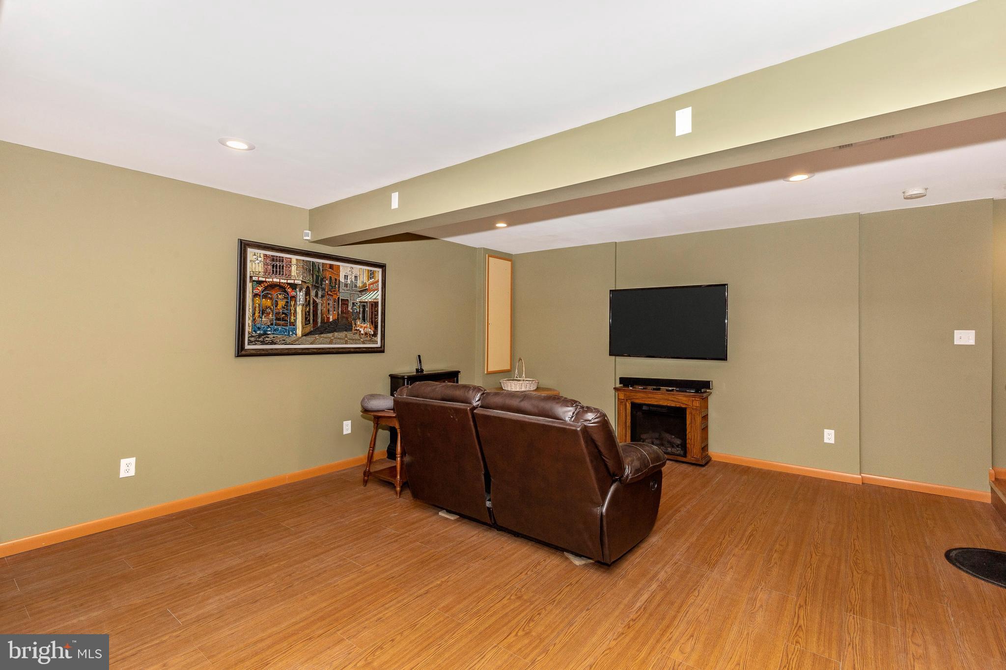 WESLEY WOODS - Residential