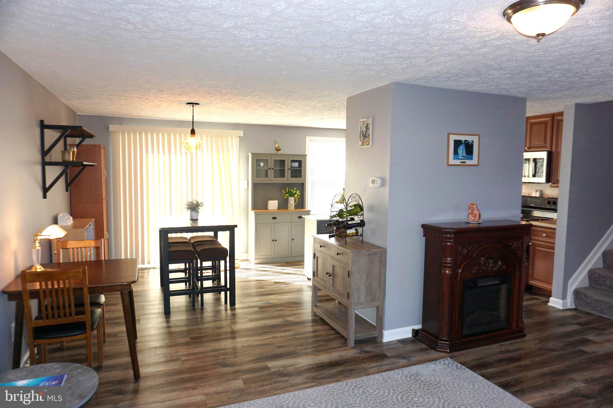 100 SHELL COVE COURT