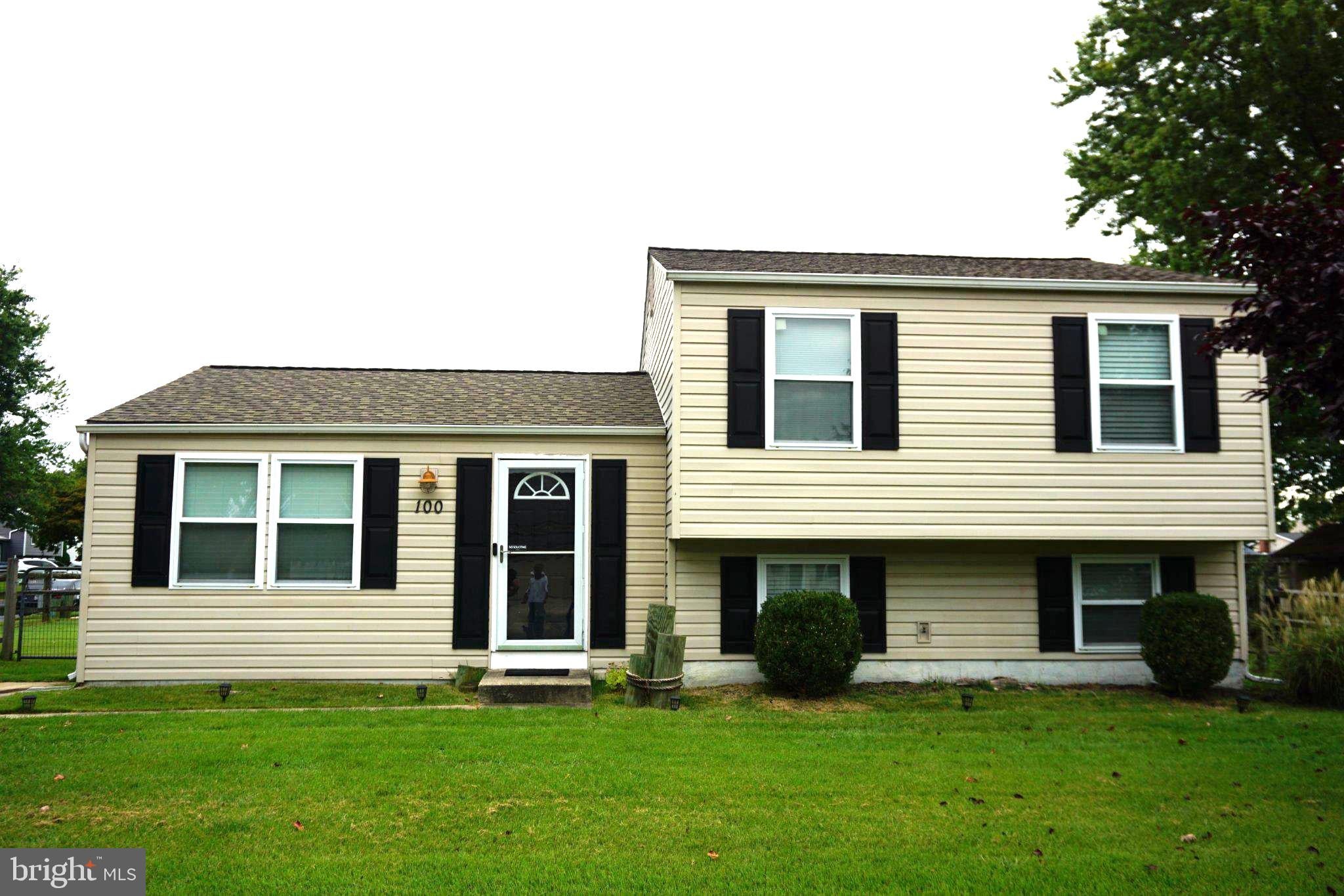 100 SHELL COVE COURT