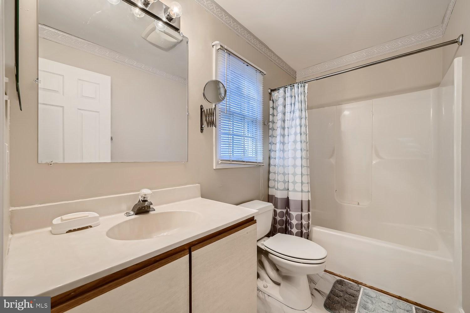 NOTTINGHAM VILLAGE - Residential