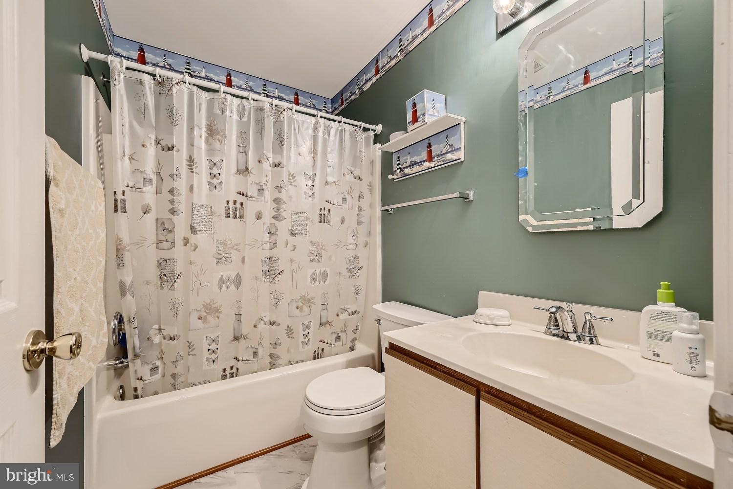 NOTTINGHAM VILLAGE - Residential