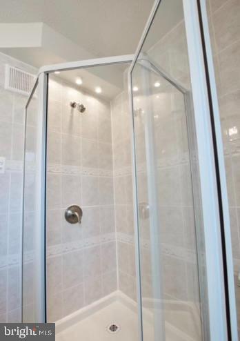 THOMPSONS PURCHASE - Residential Lease