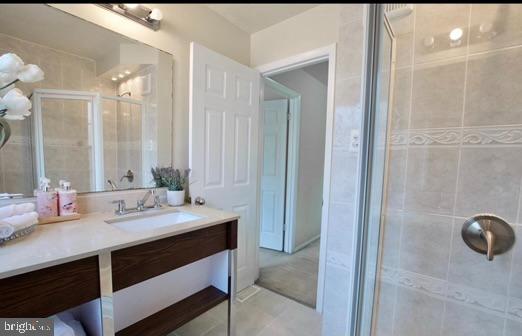 THOMPSONS PURCHASE - Residential Lease