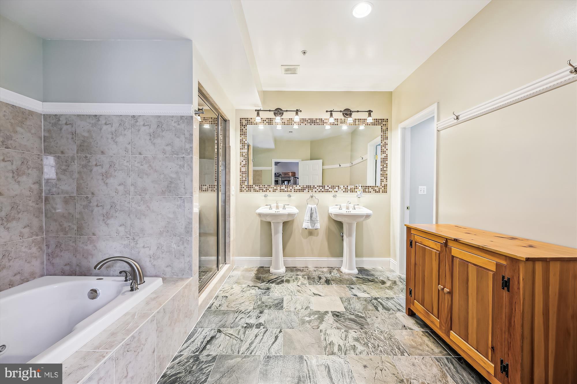 WILLOW RIDGE - Residential