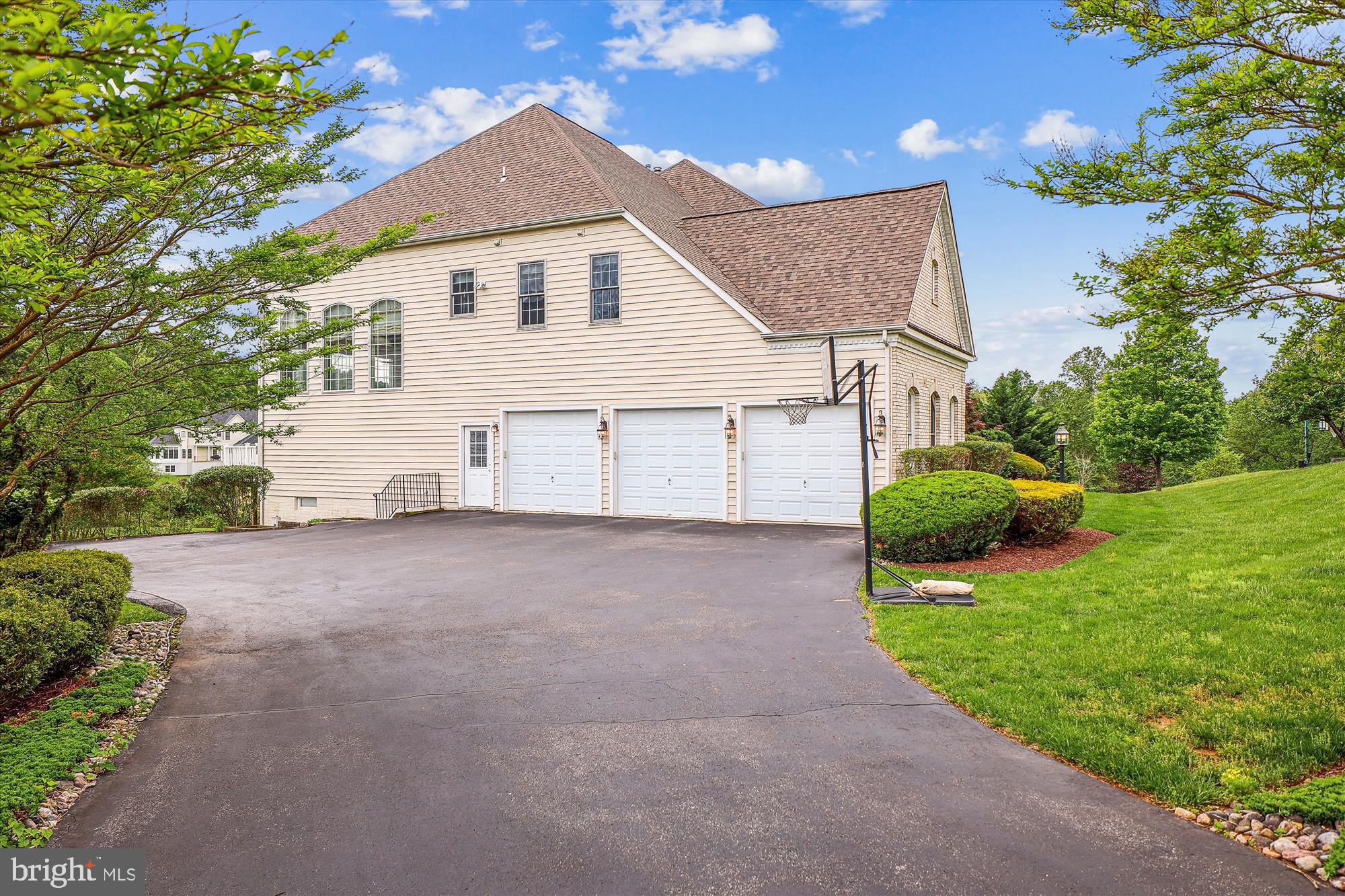 WILLOW RIDGE - Residential