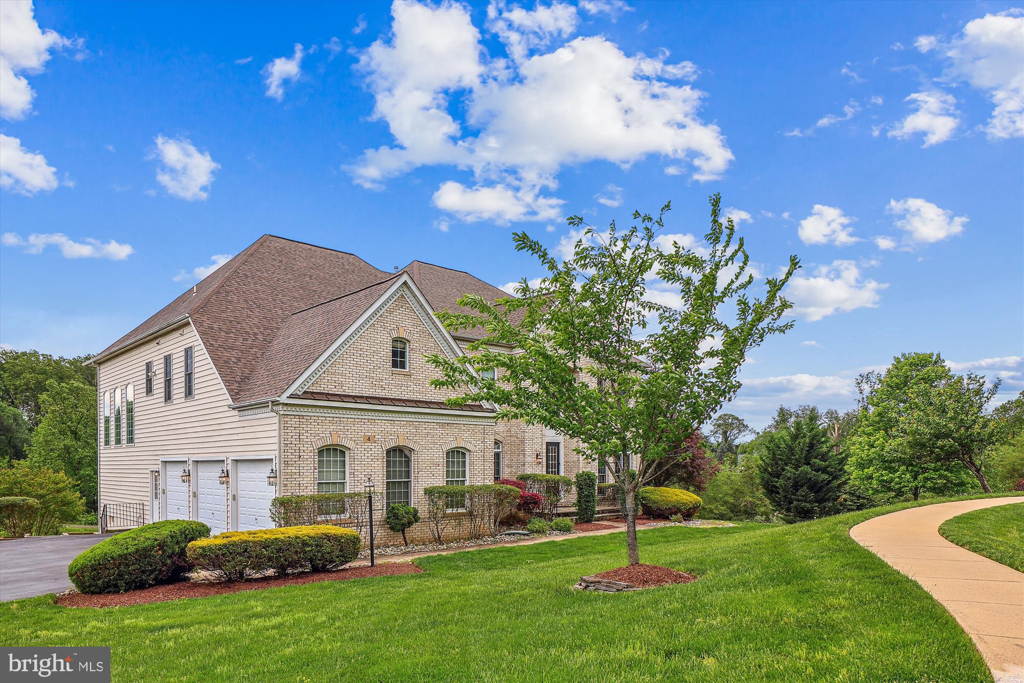 WILLOW RIDGE - Residential