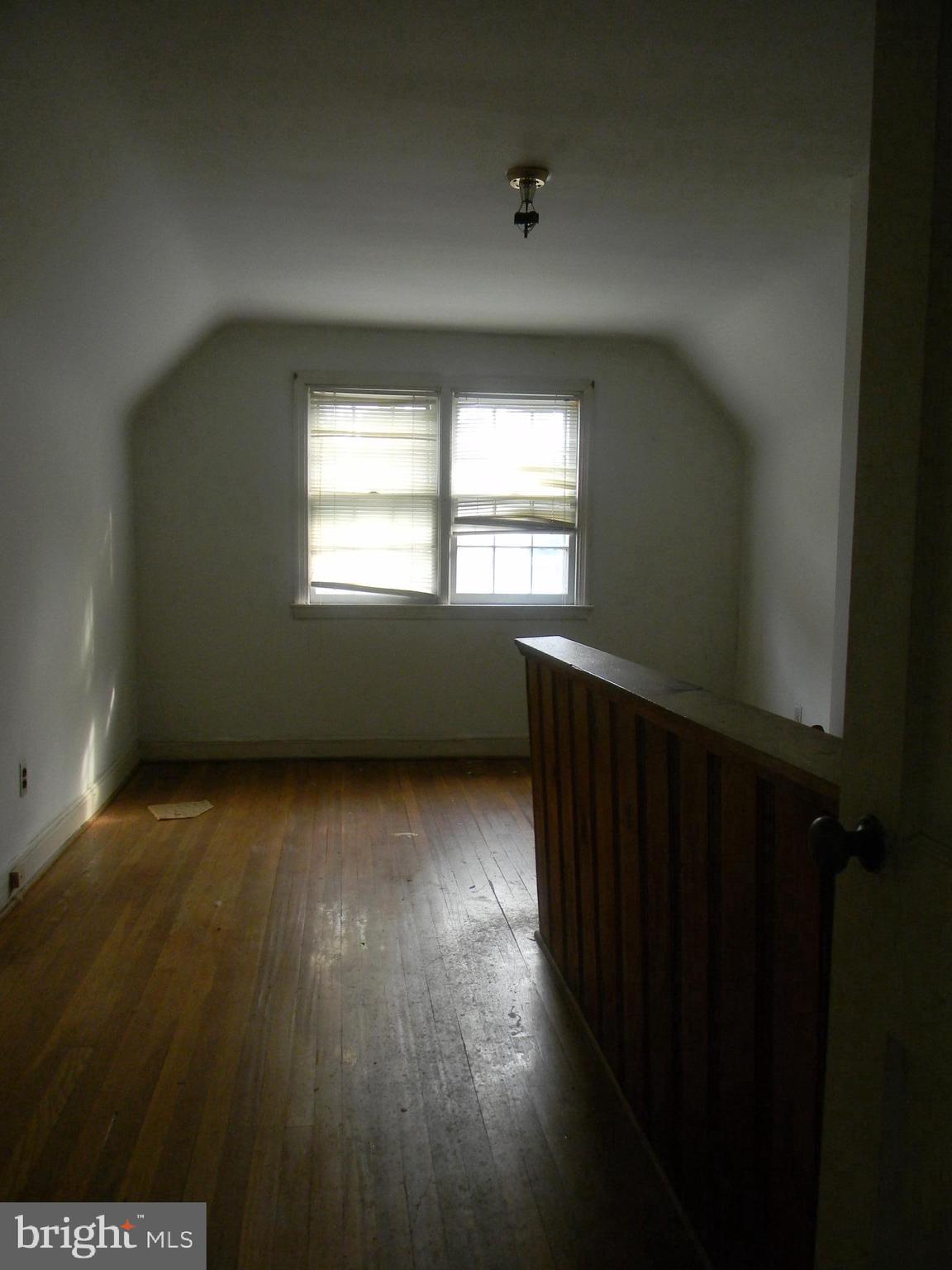 LOCHERN - Residential