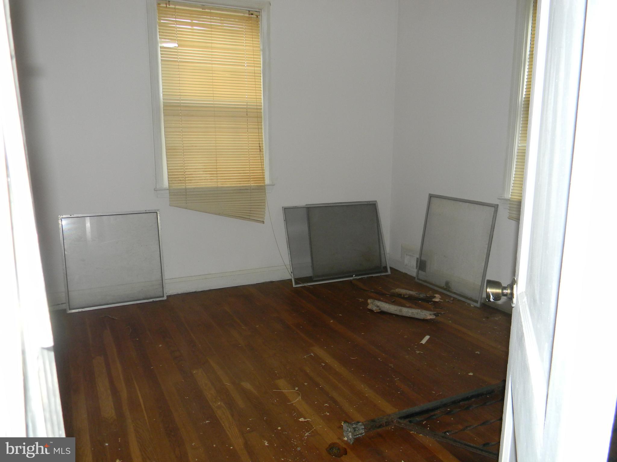 LOCHERN - Residential