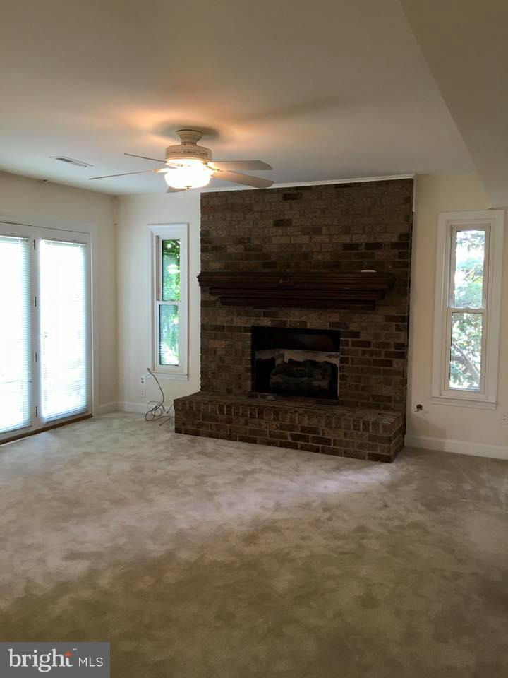 BROOKFIELD - Residential Lease