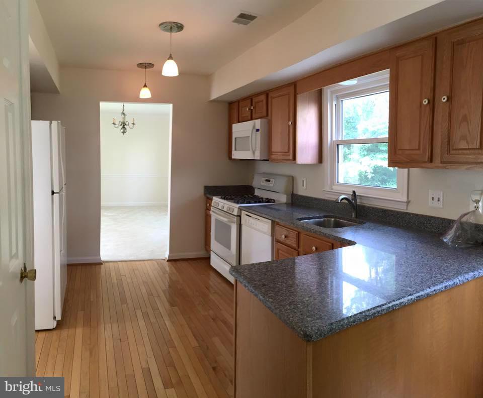 BROOKFIELD - Residential Lease