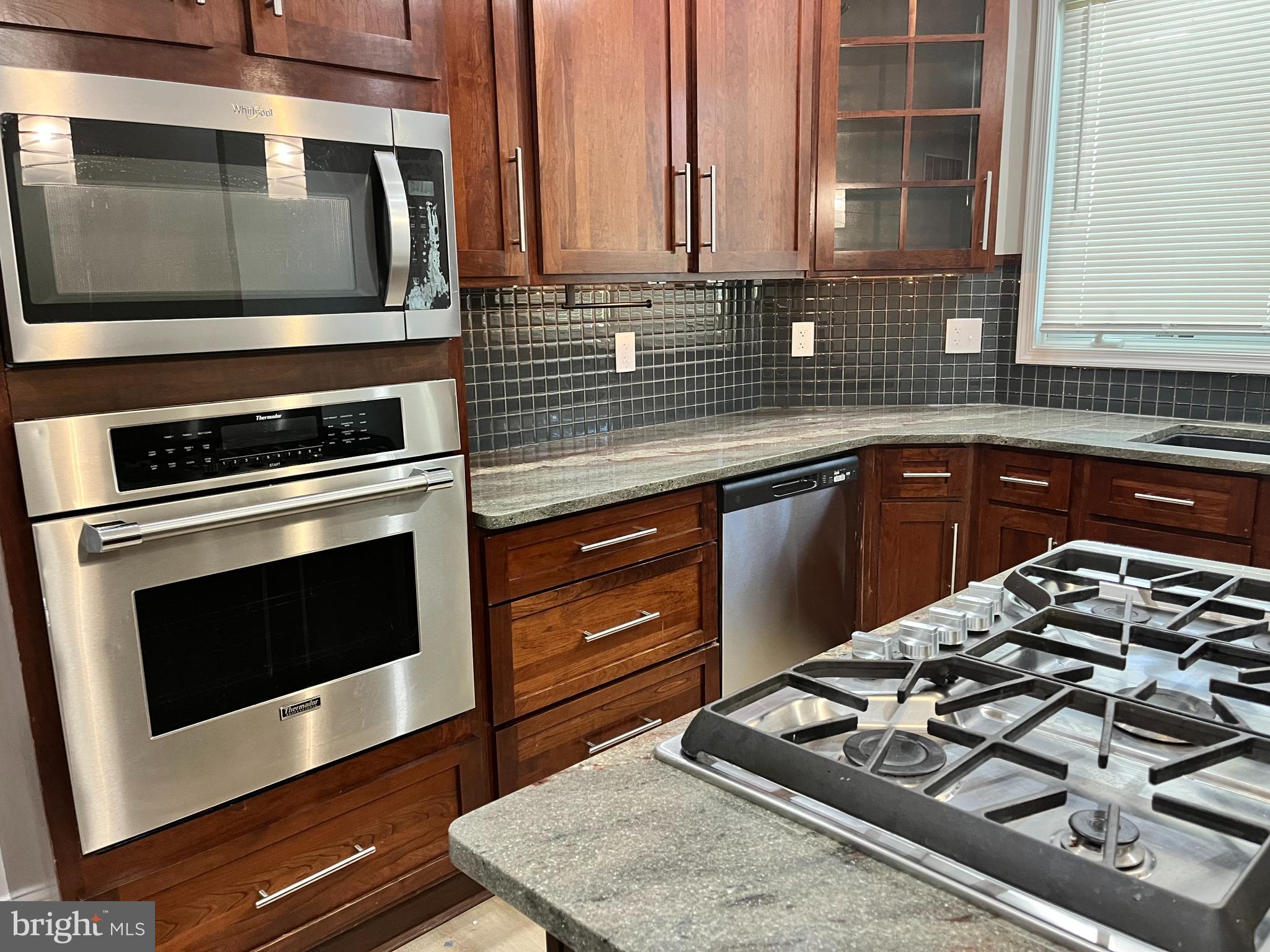 WILLIAMSBURG - Residential