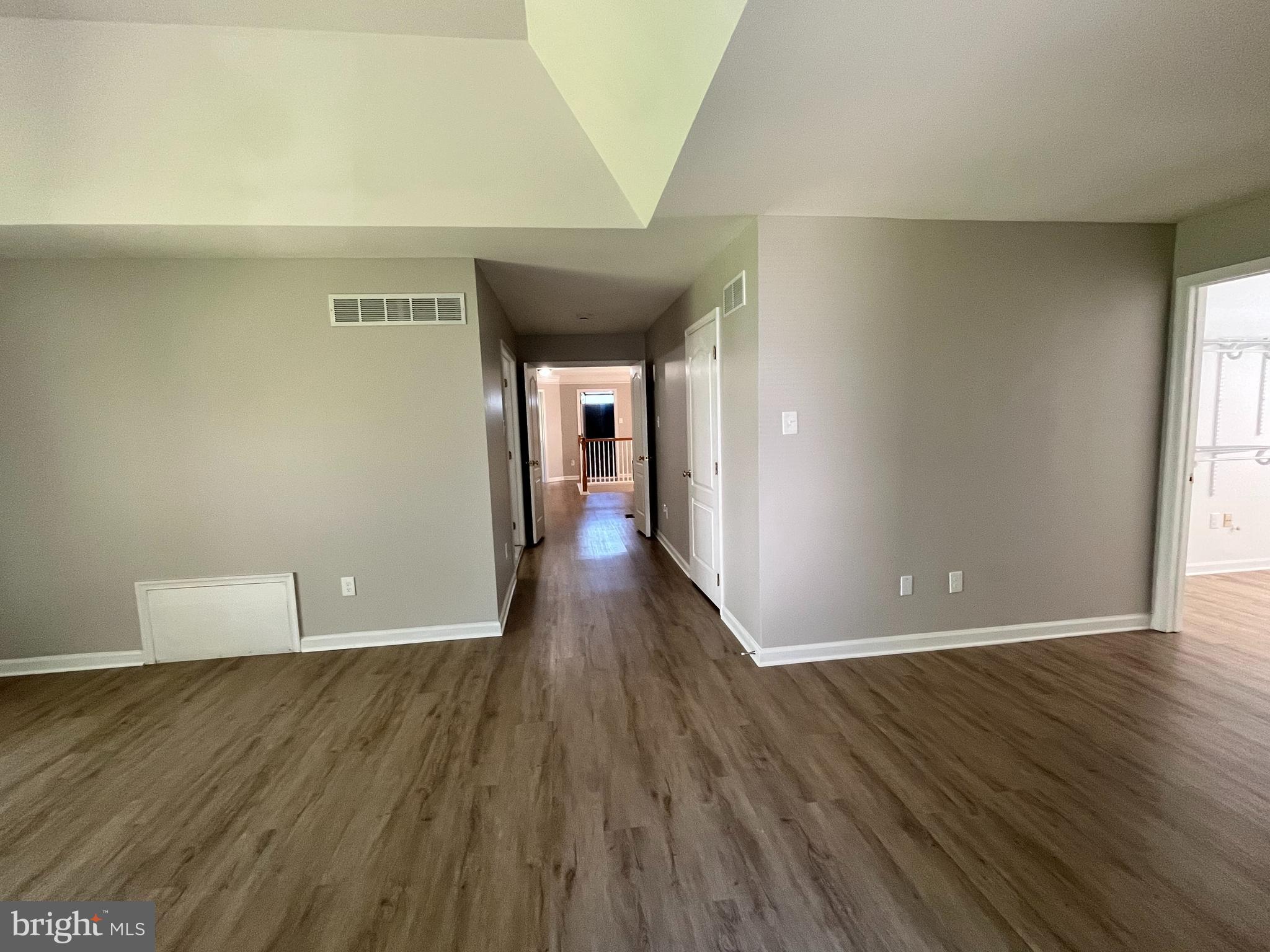 WILLIAMSBURG - Residential