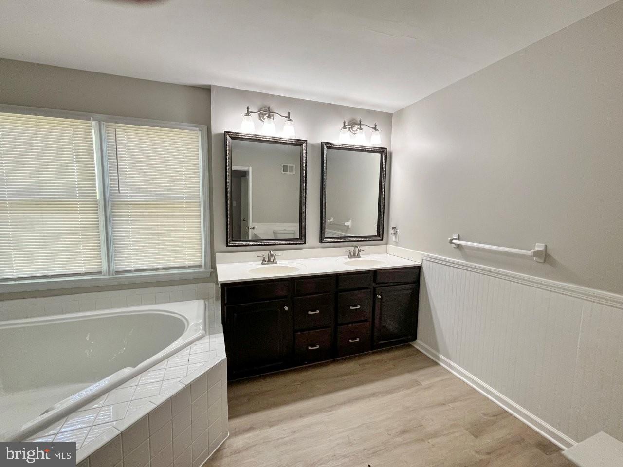 WILLIAMSBURG - Residential