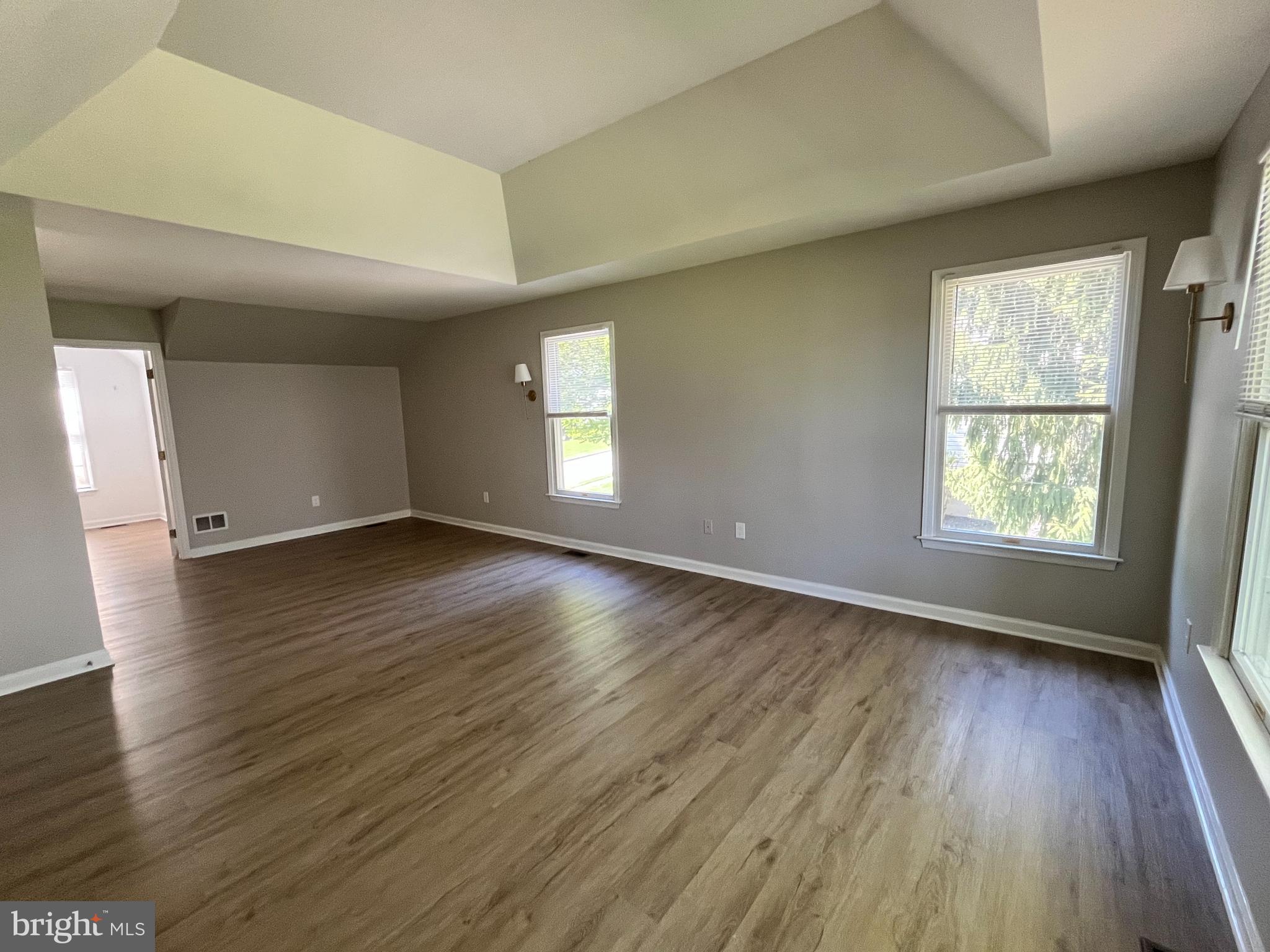 WILLIAMSBURG - Residential