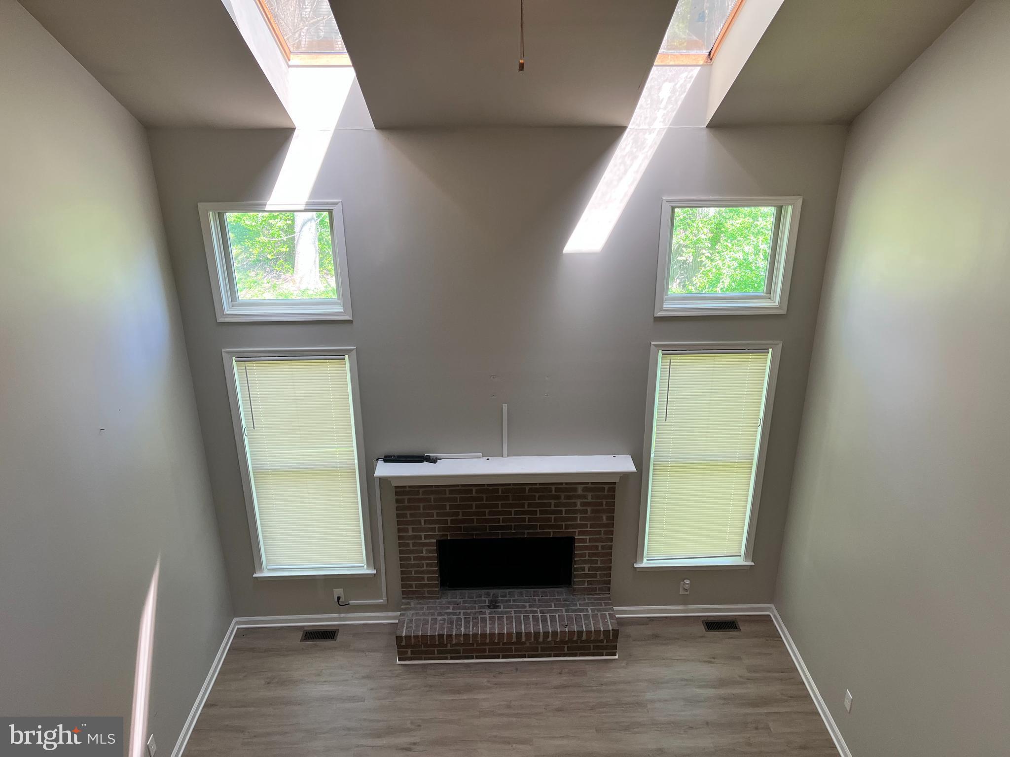 WILLIAMSBURG - Residential