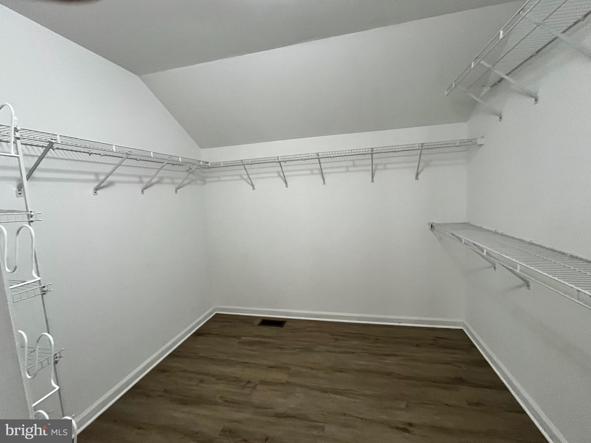 WILLIAMSBURG - Residential