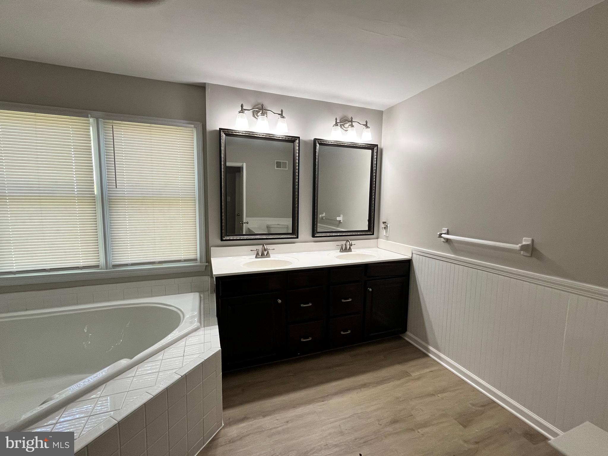 WILLIAMSBURG - Residential