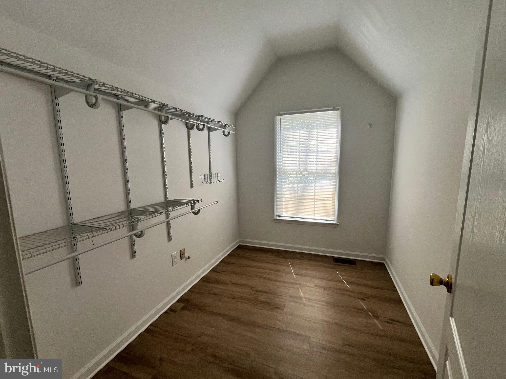 WILLIAMSBURG - Residential