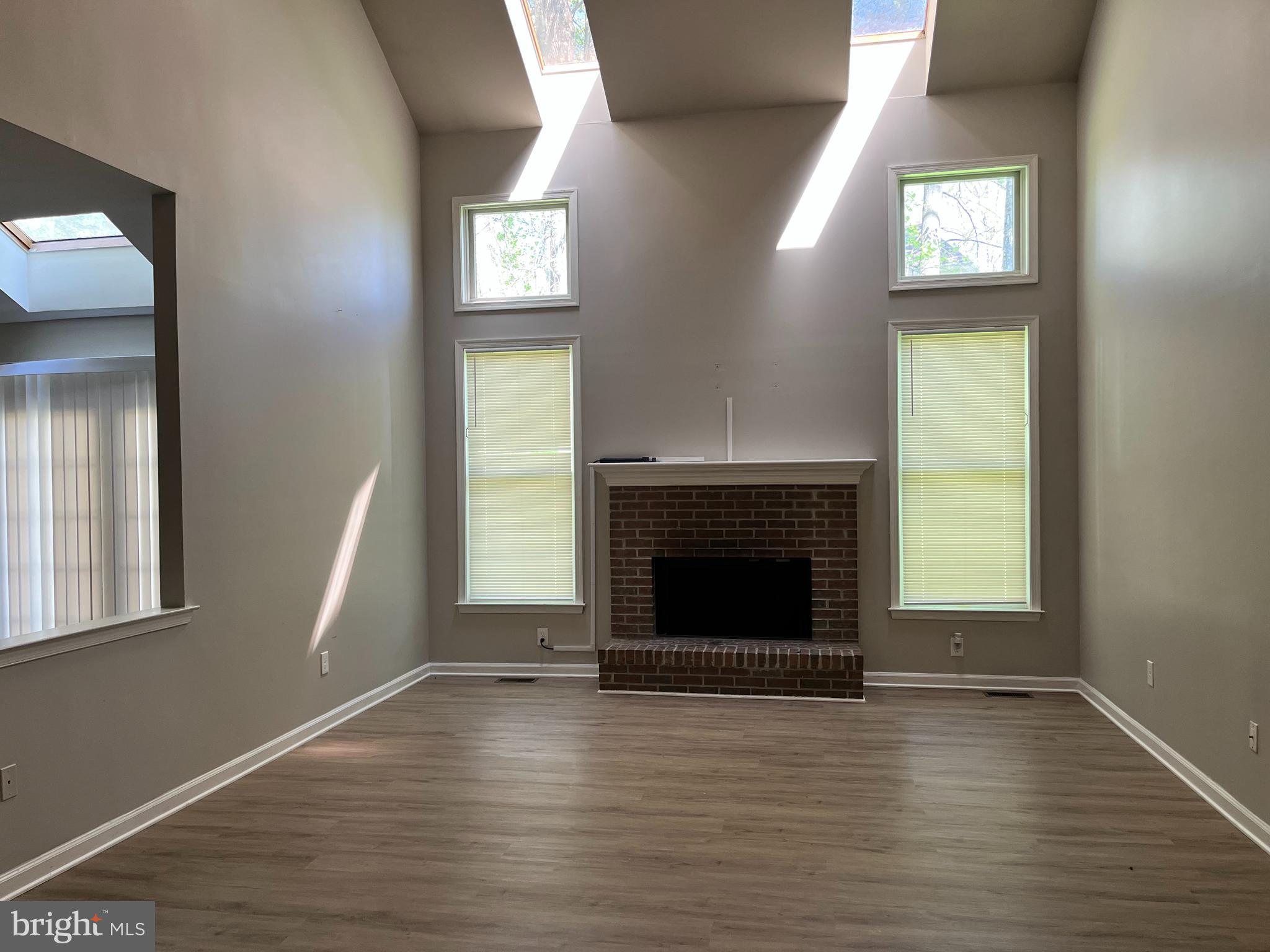 WILLIAMSBURG - Residential