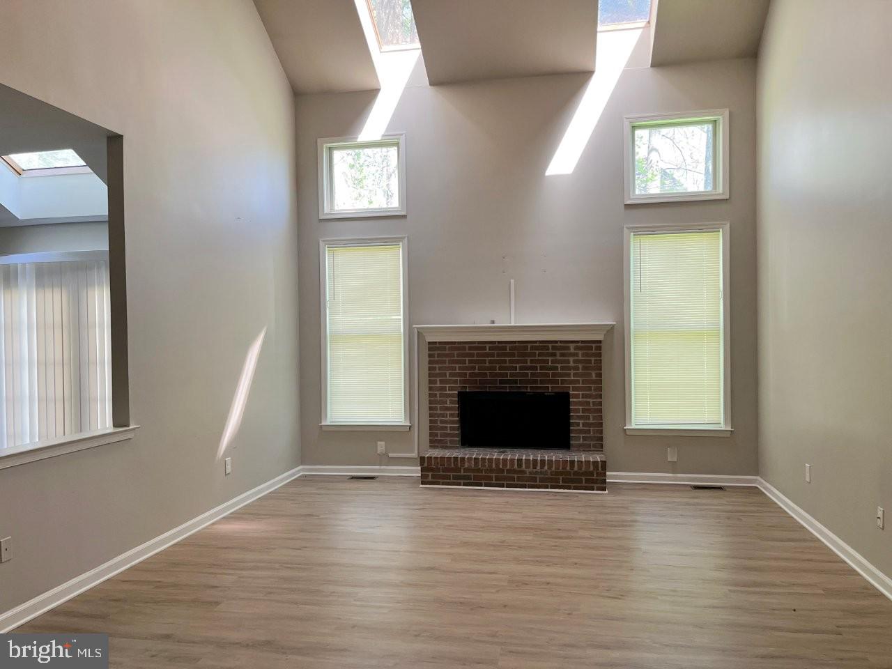 WILLIAMSBURG - Residential