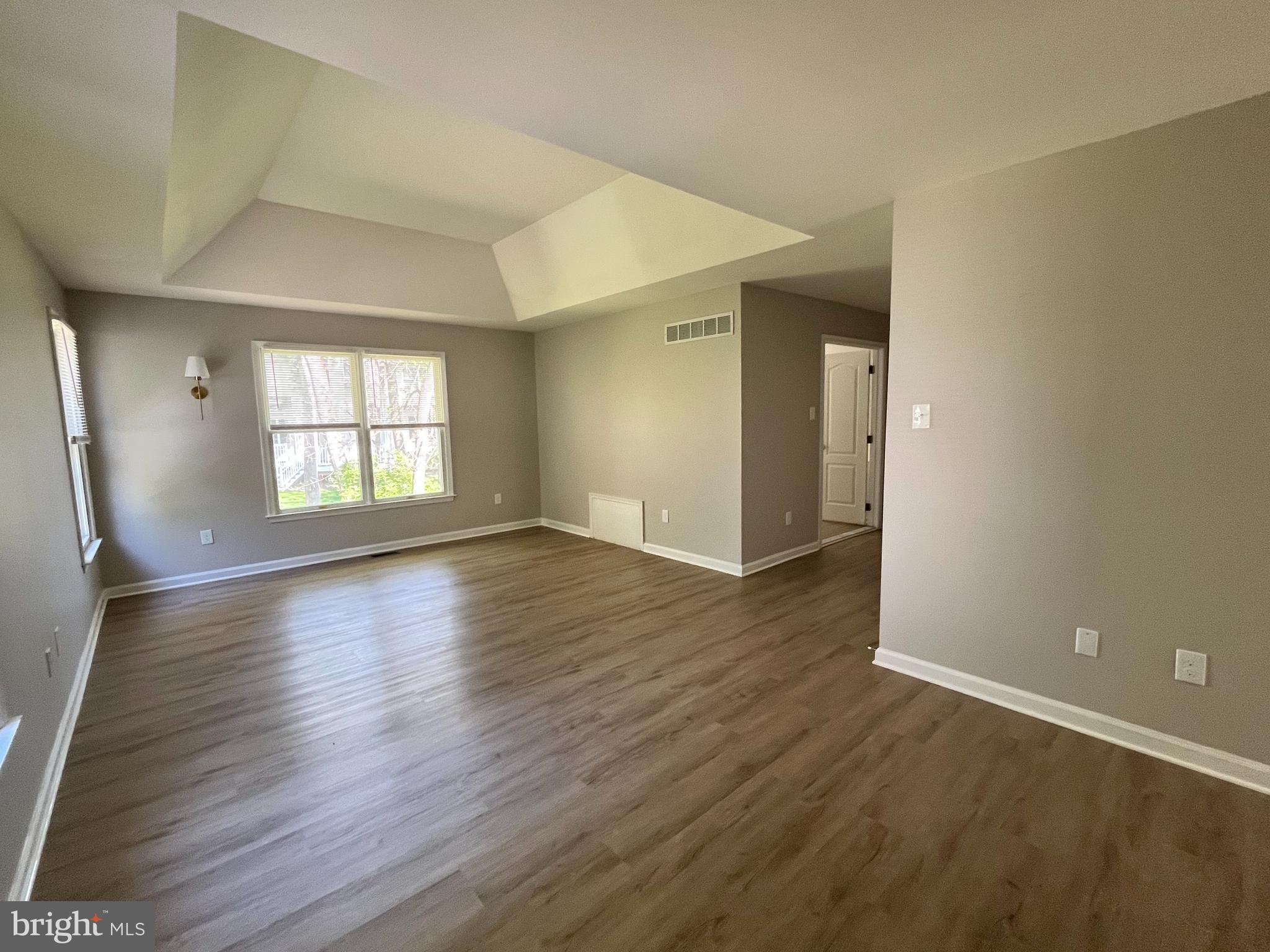 WILLIAMSBURG - Residential