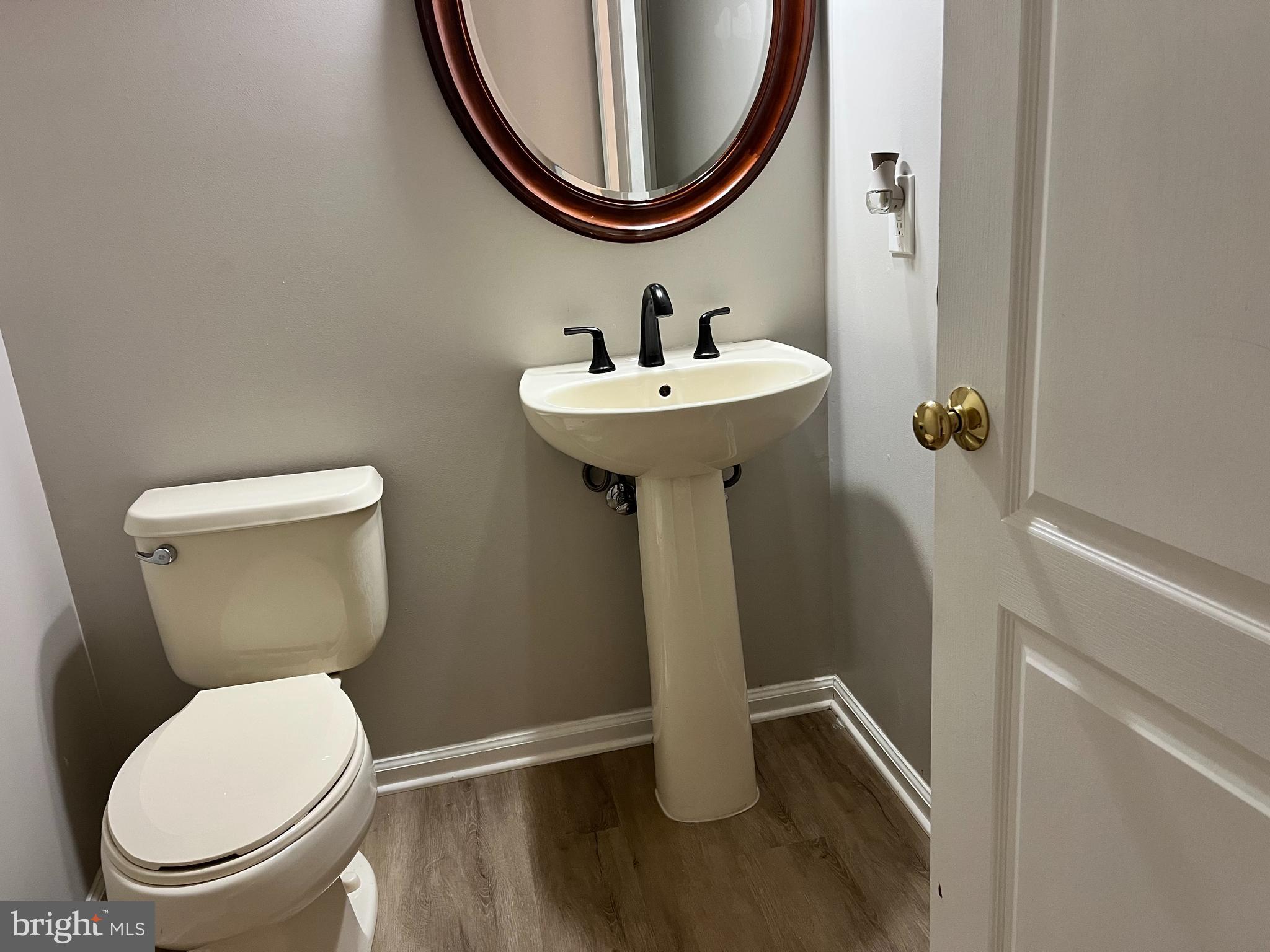 WILLIAMSBURG - Residential