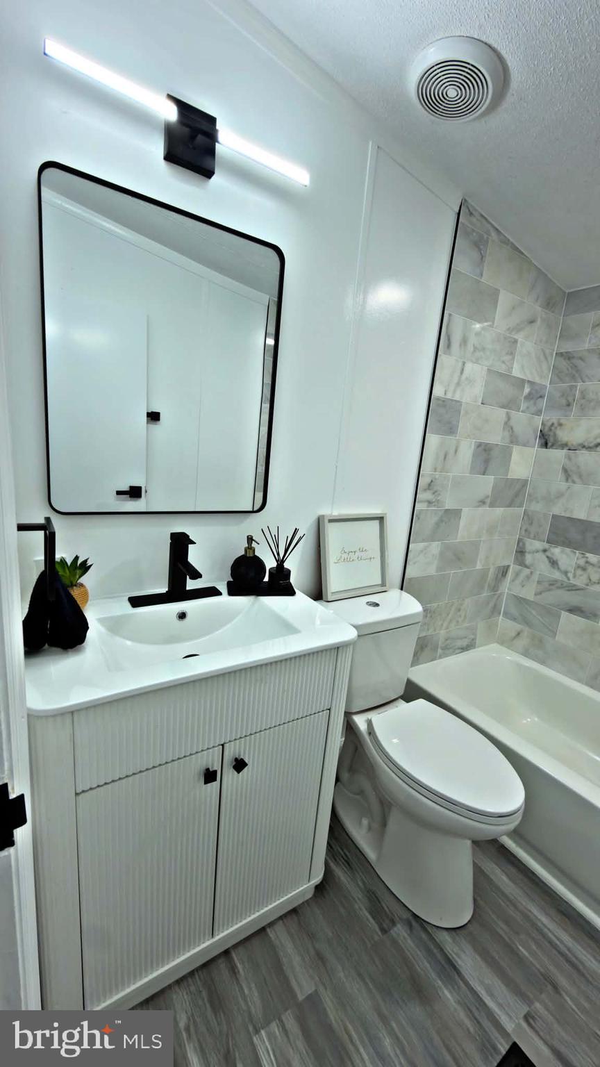 SWAN HARBOR DELL - Residential