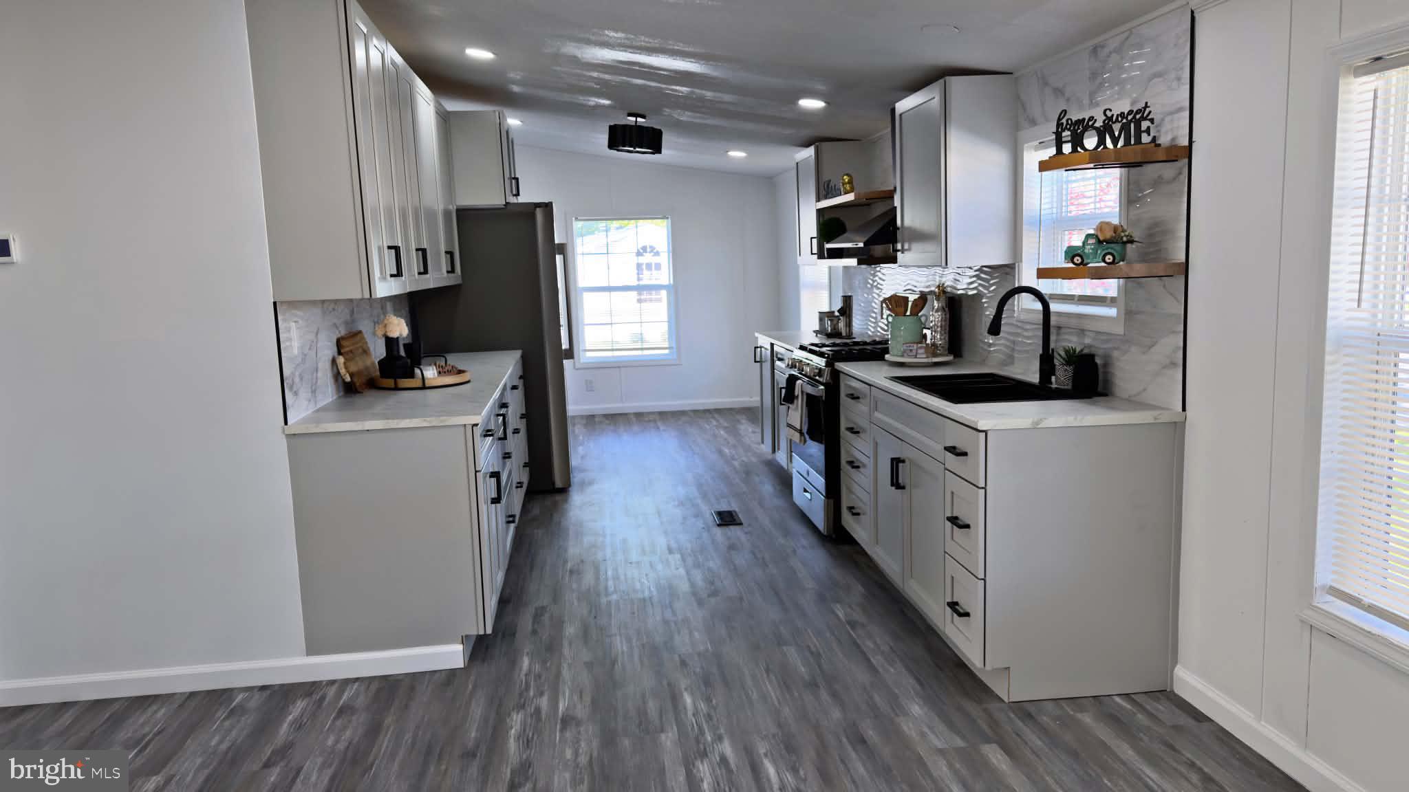SWAN HARBOR DELL - Residential