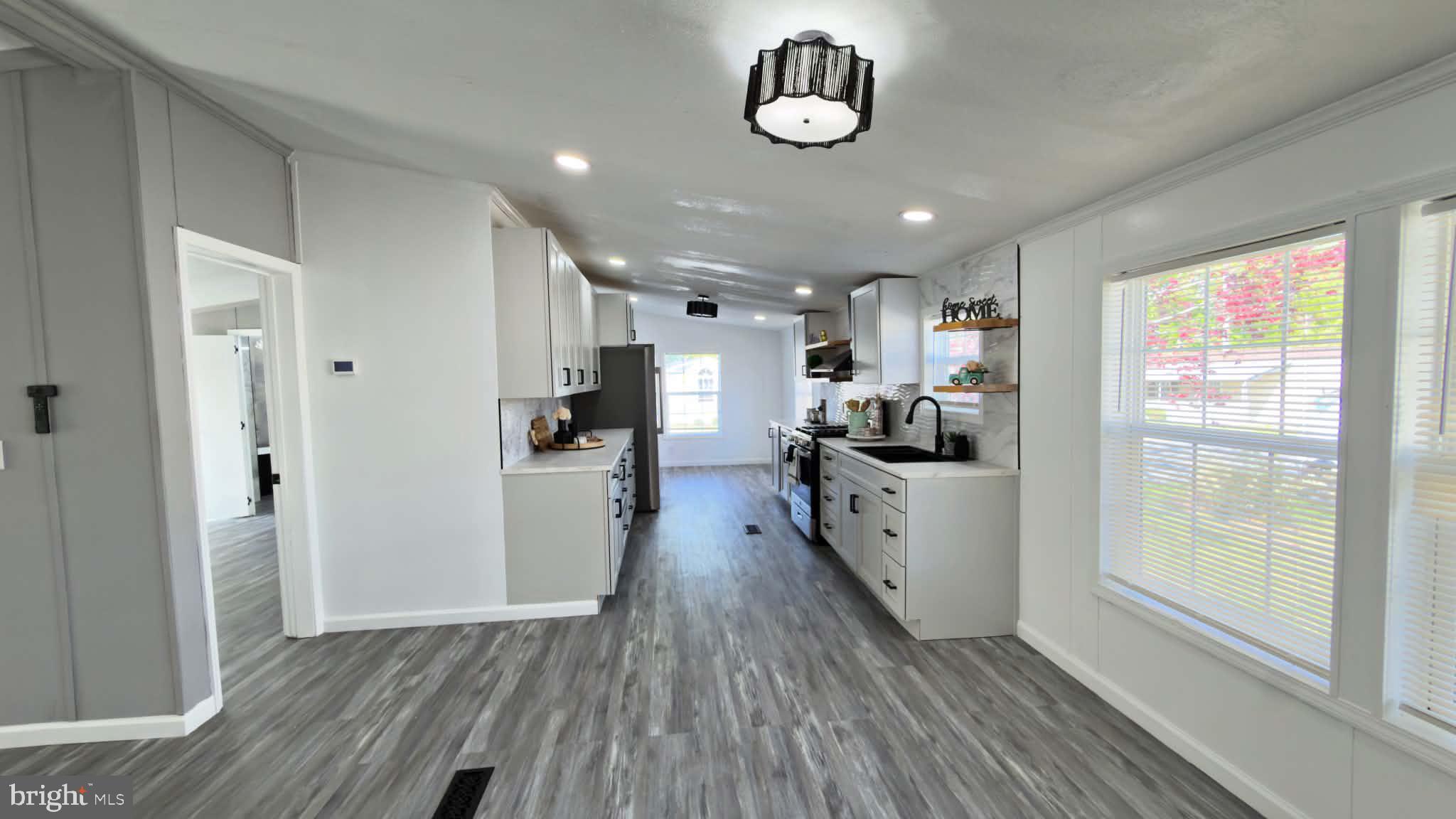 SWAN HARBOR DELL - Residential