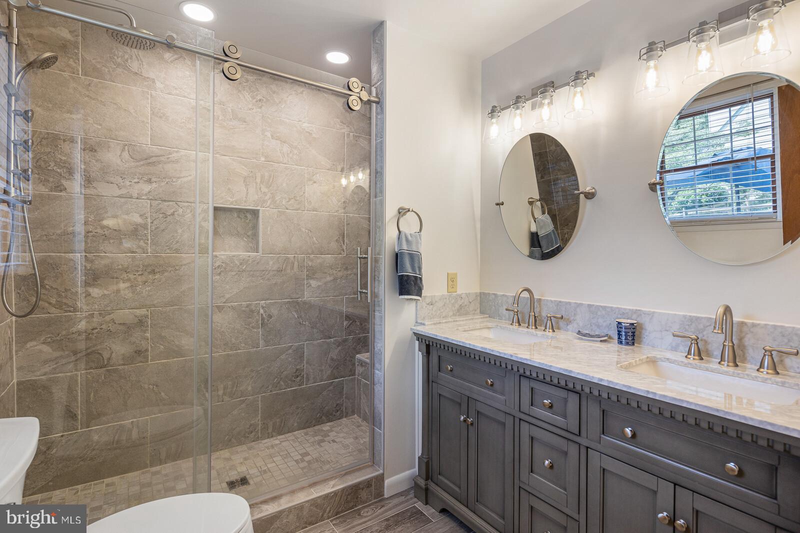 SHOREWOOD ESTATES - Residential