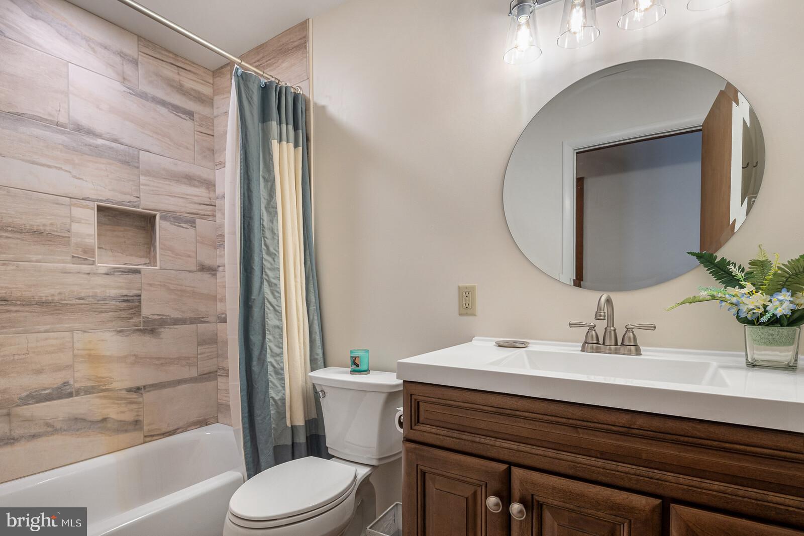 SHOREWOOD ESTATES - Residential