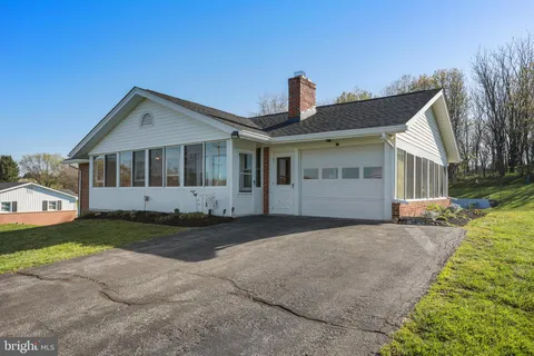 7811 Ifert Drive, Middletown, MD MLS: MDFR2061734