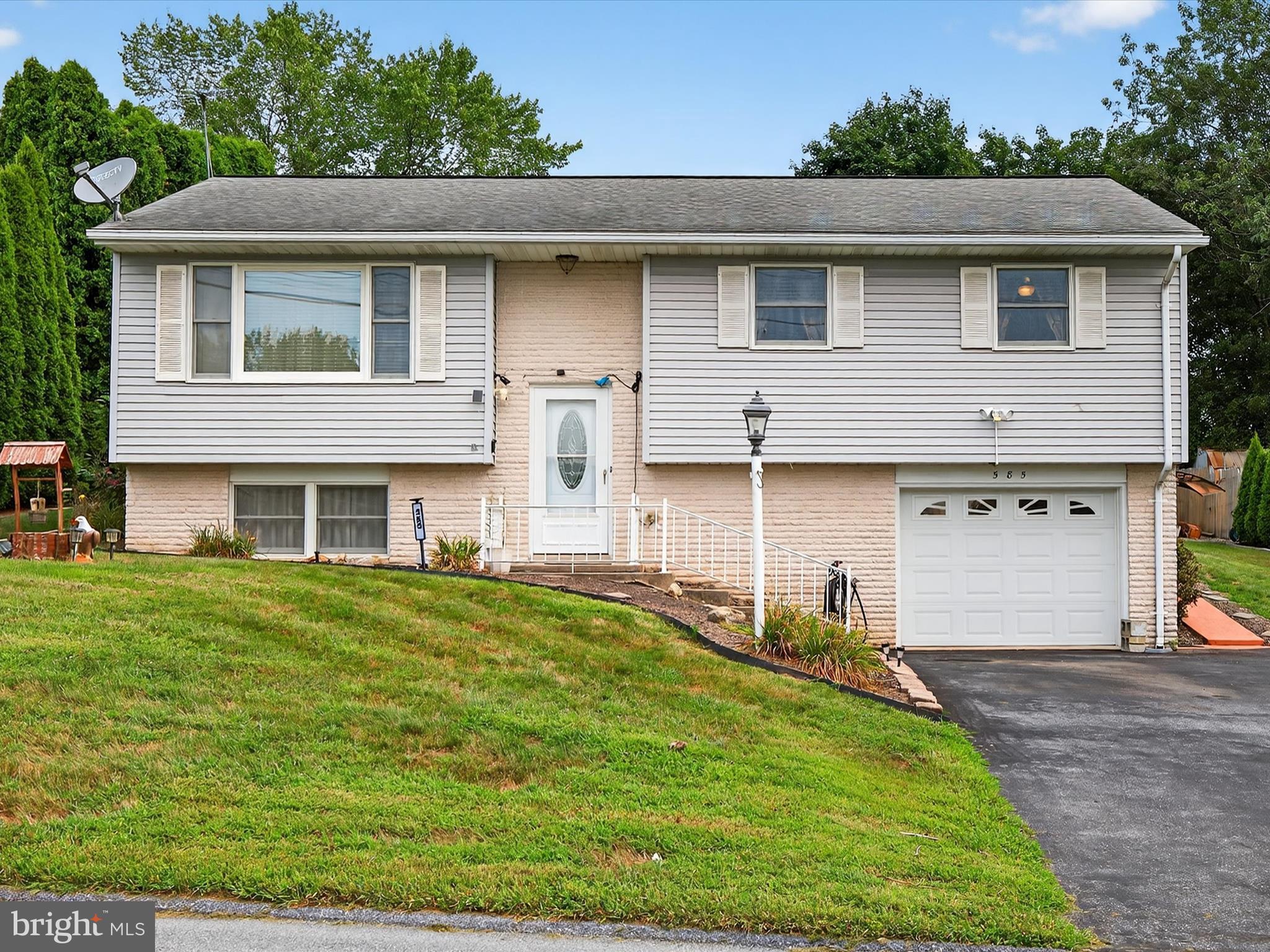 REINOEHLSVILLE - Residential