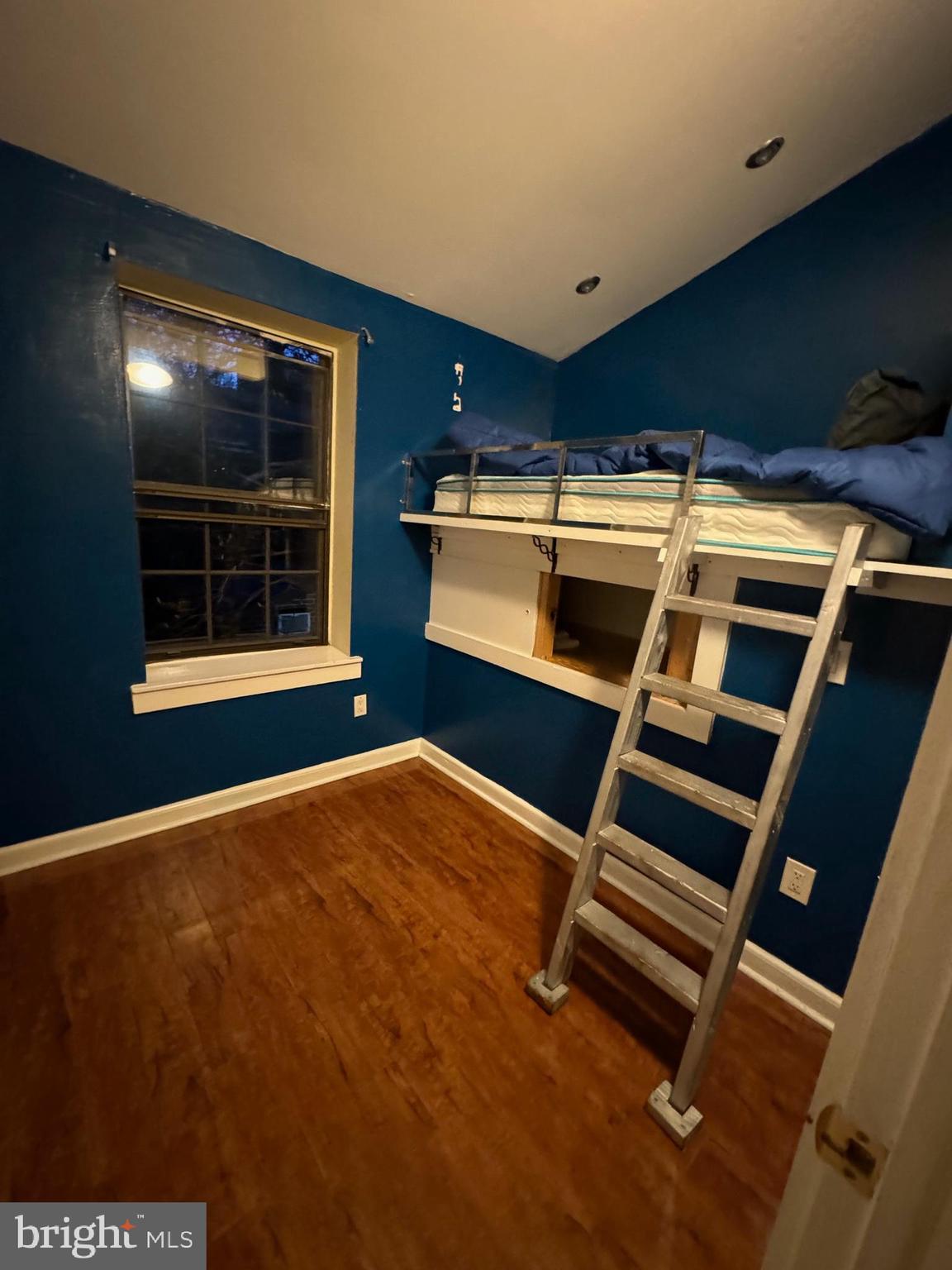 AVENUE OF THE ARTS - Residential Lease