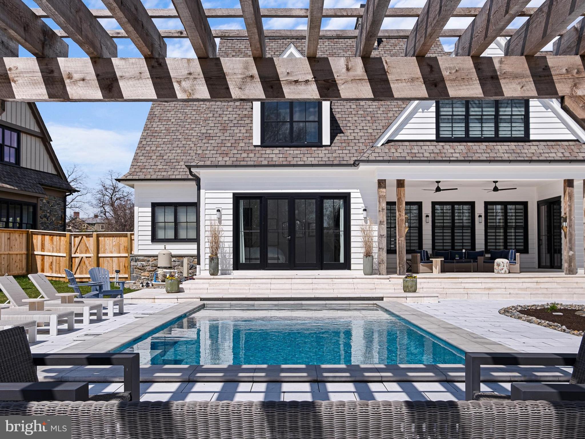 CROOKED BILLET - Residential