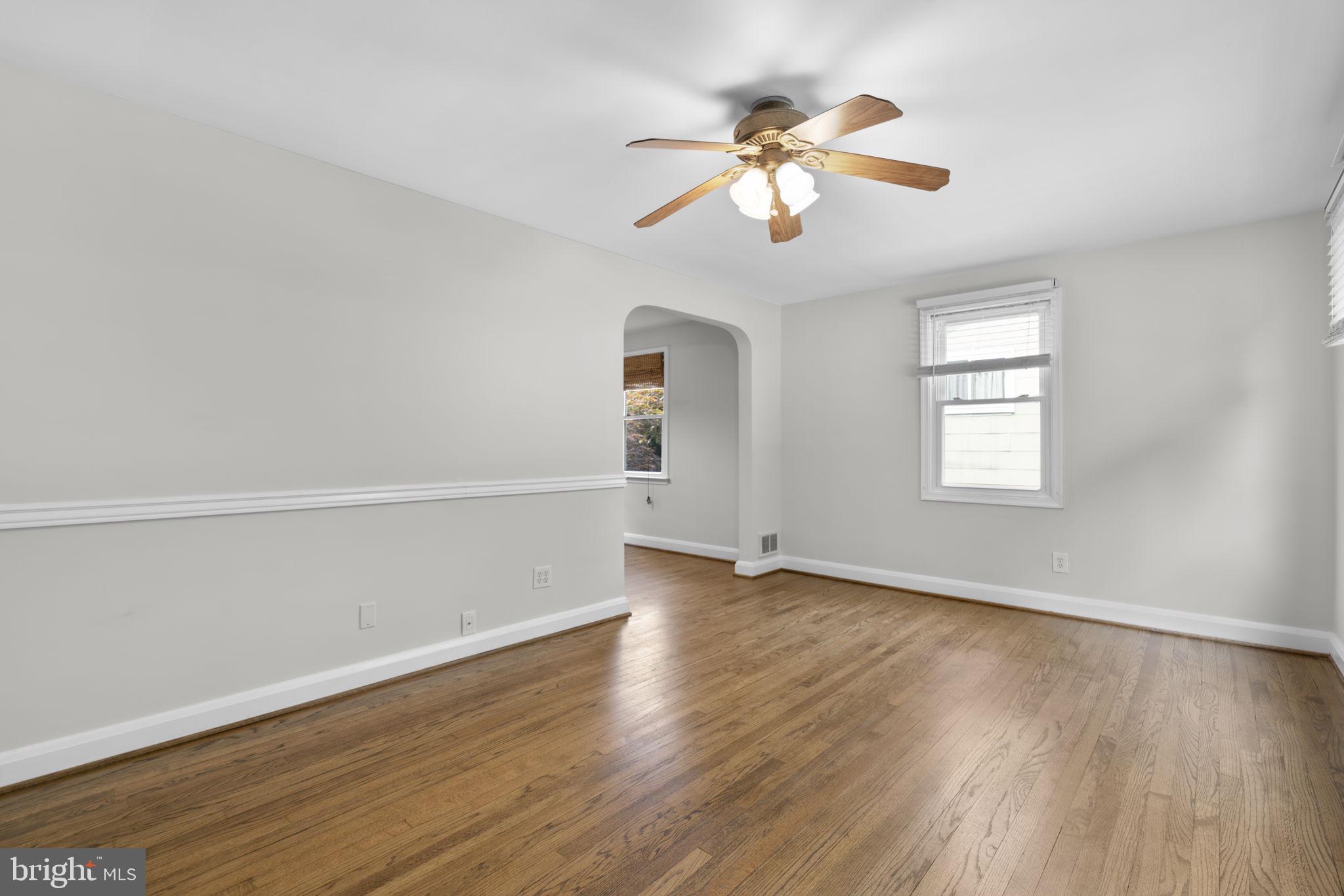 907 WOODSDALE ROAD