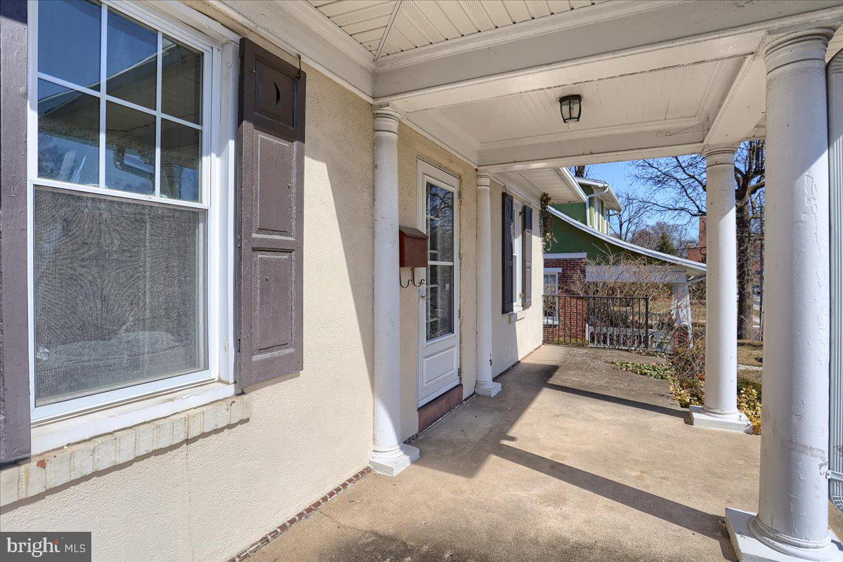 YORK COLLEGE - Residential