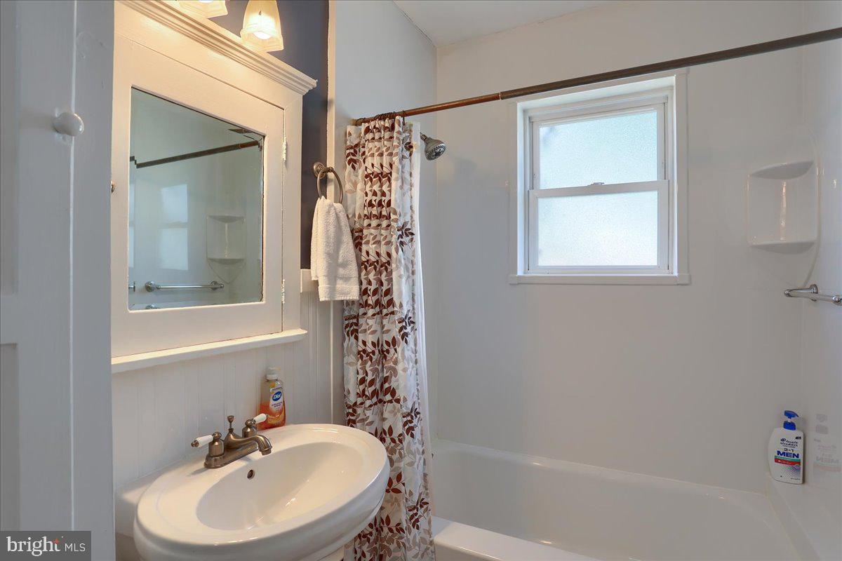 YORK COLLEGE - Residential