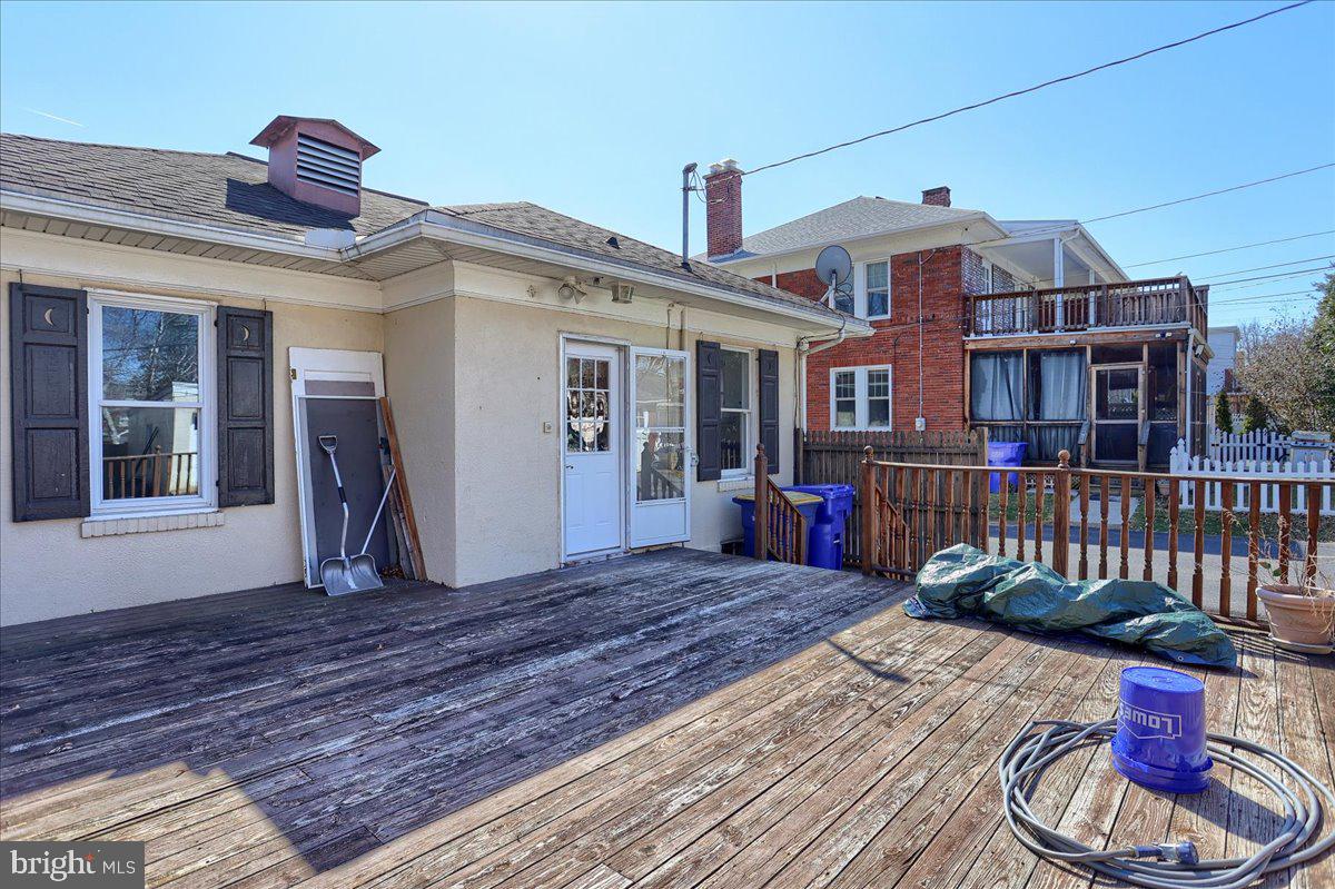 YORK COLLEGE - Residential