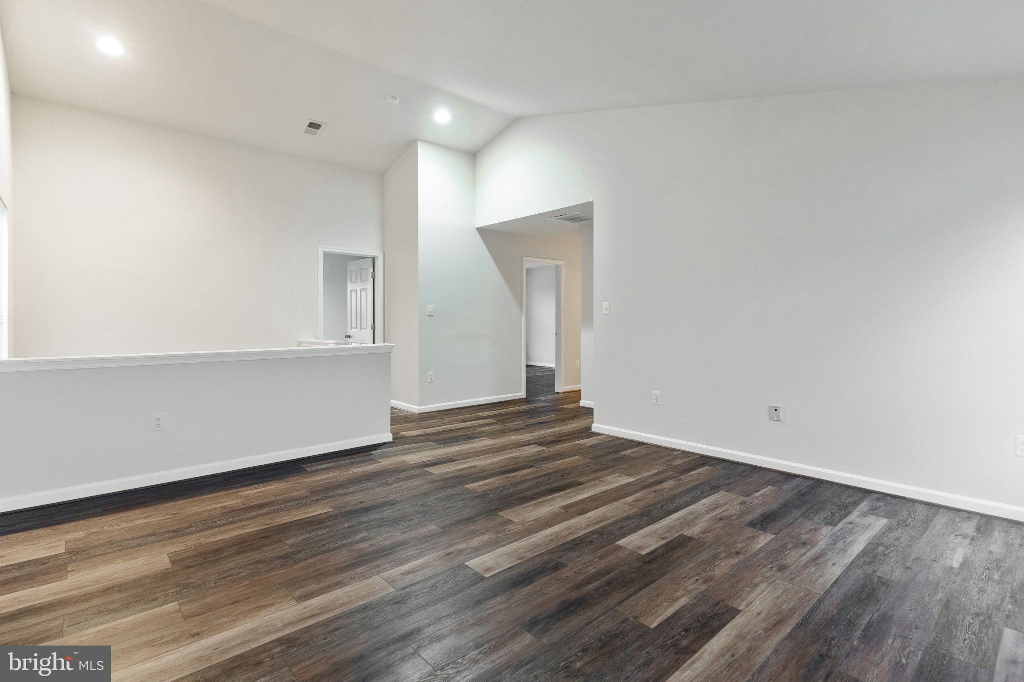 THE FALLS AT LEE'S PARKE - Residential Lease