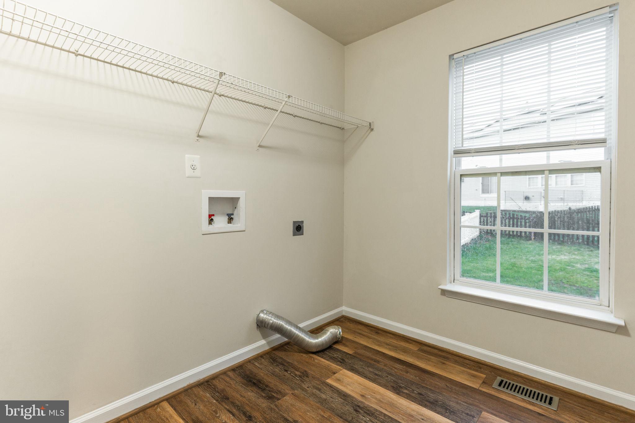 THE FALLS AT LEE'S PARKE - Residential Lease