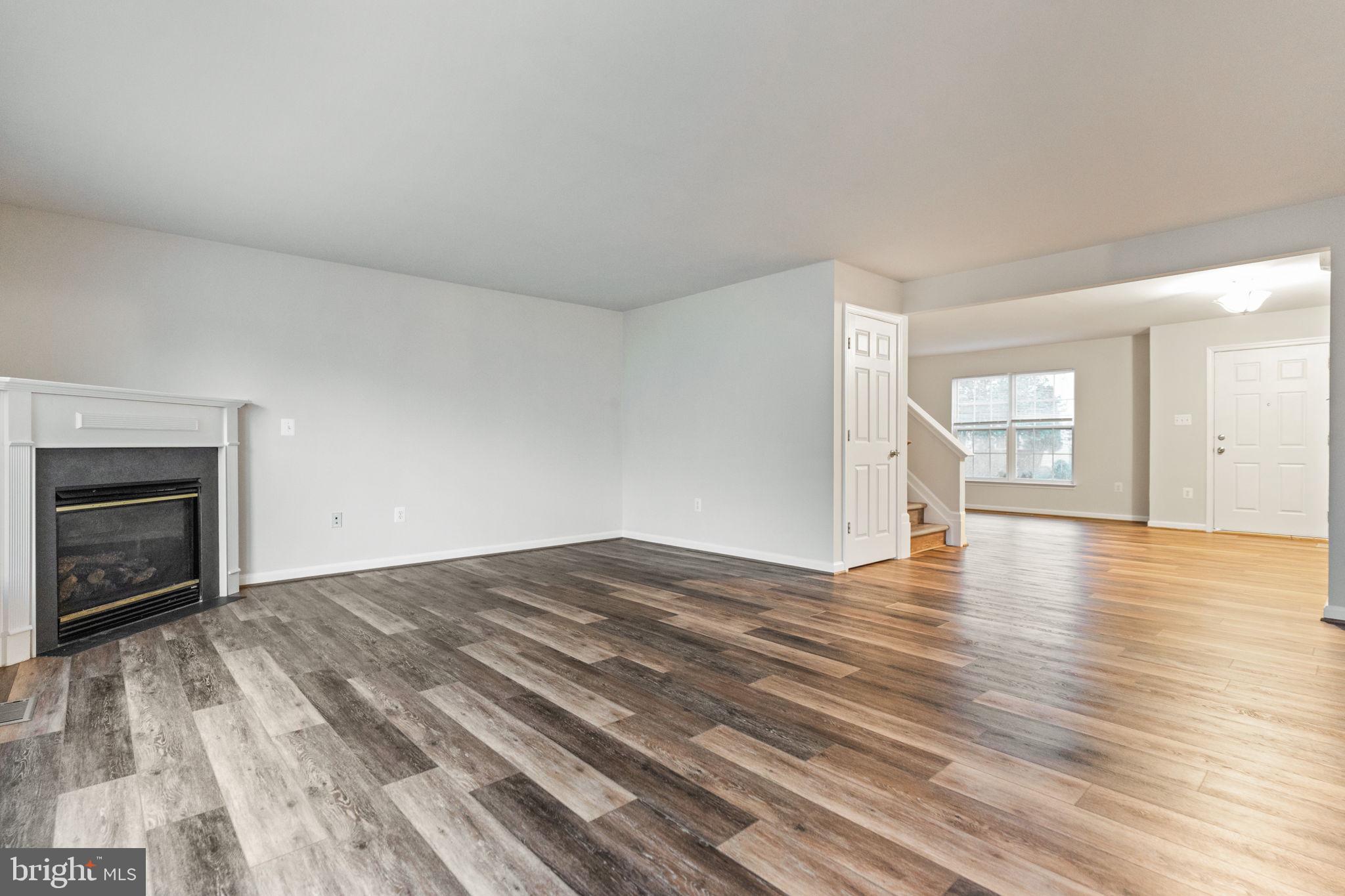 THE FALLS AT LEE'S PARKE - Residential Lease