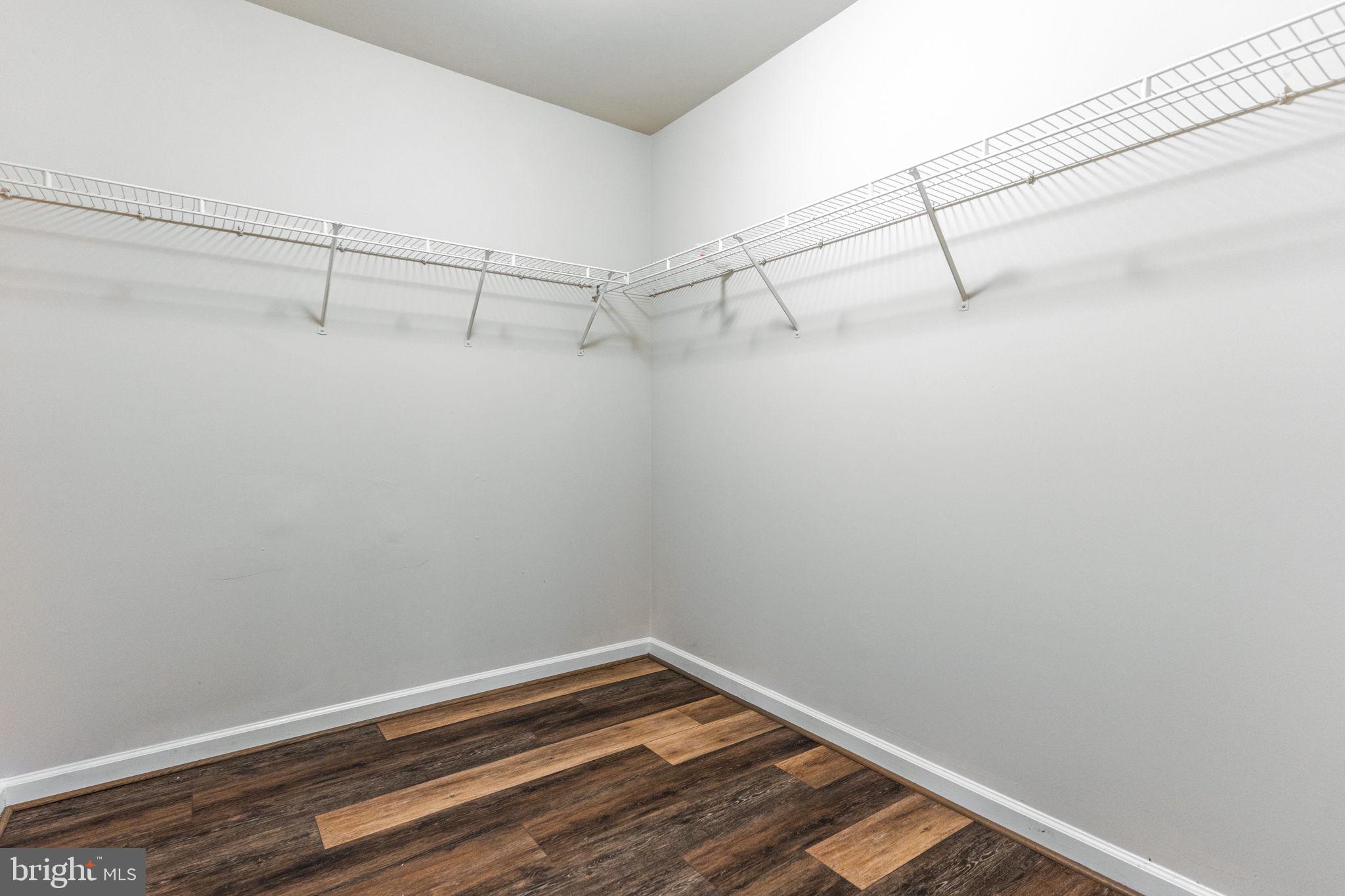 THE FALLS AT LEE'S PARKE - Residential Lease