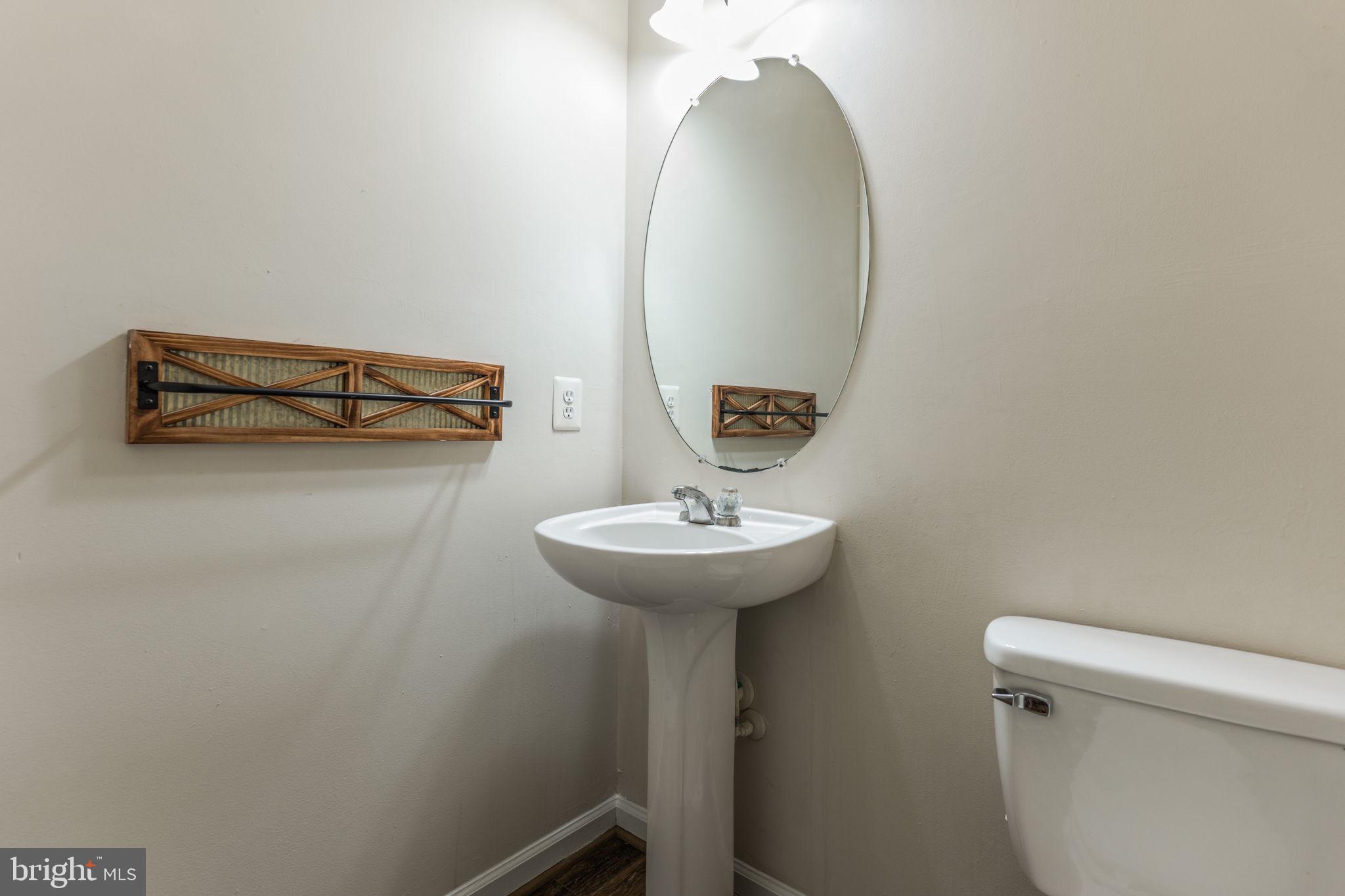 THE FALLS AT LEE'S PARKE - Residential Lease