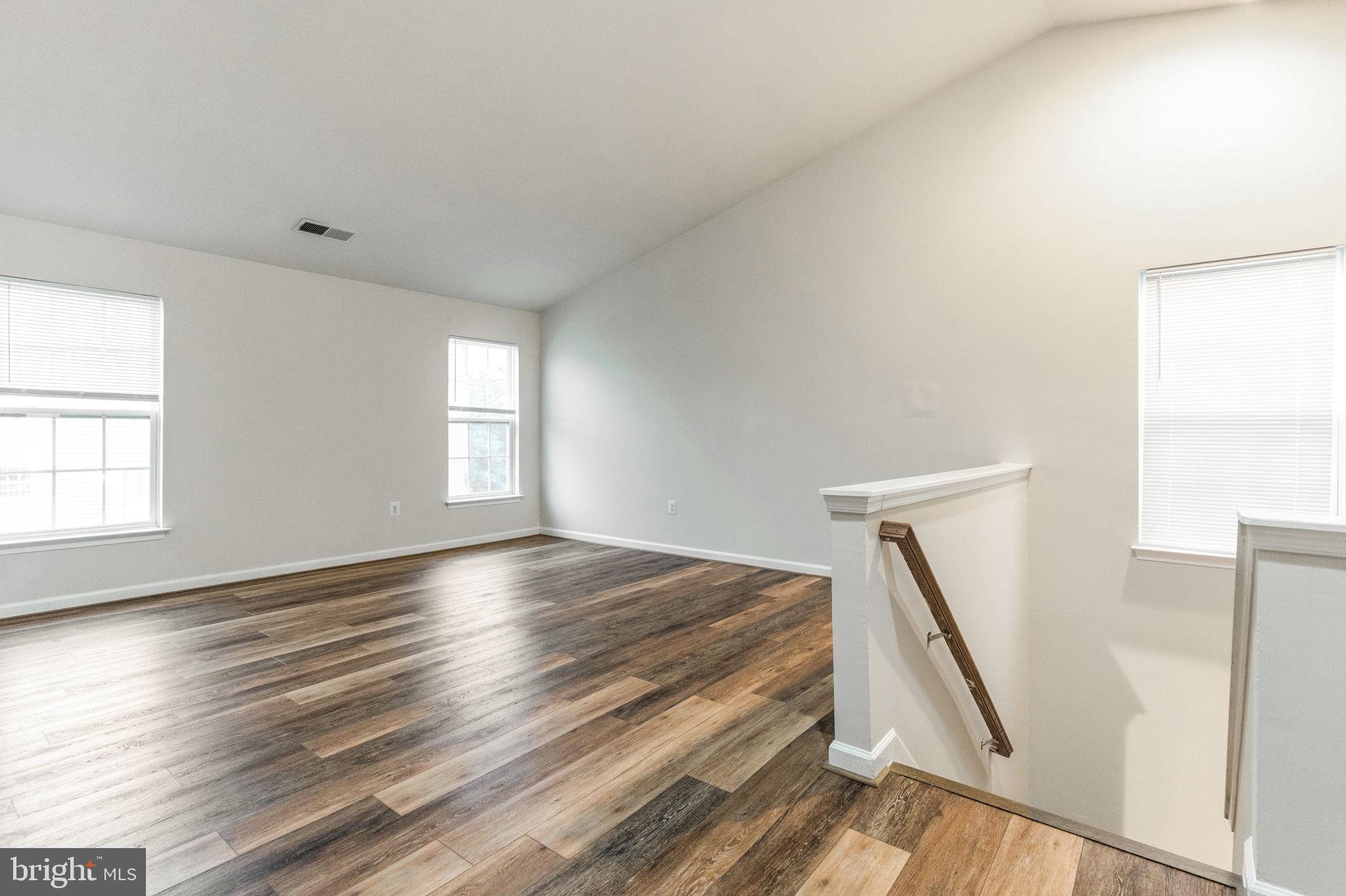 THE FALLS AT LEE'S PARKE - Residential Lease